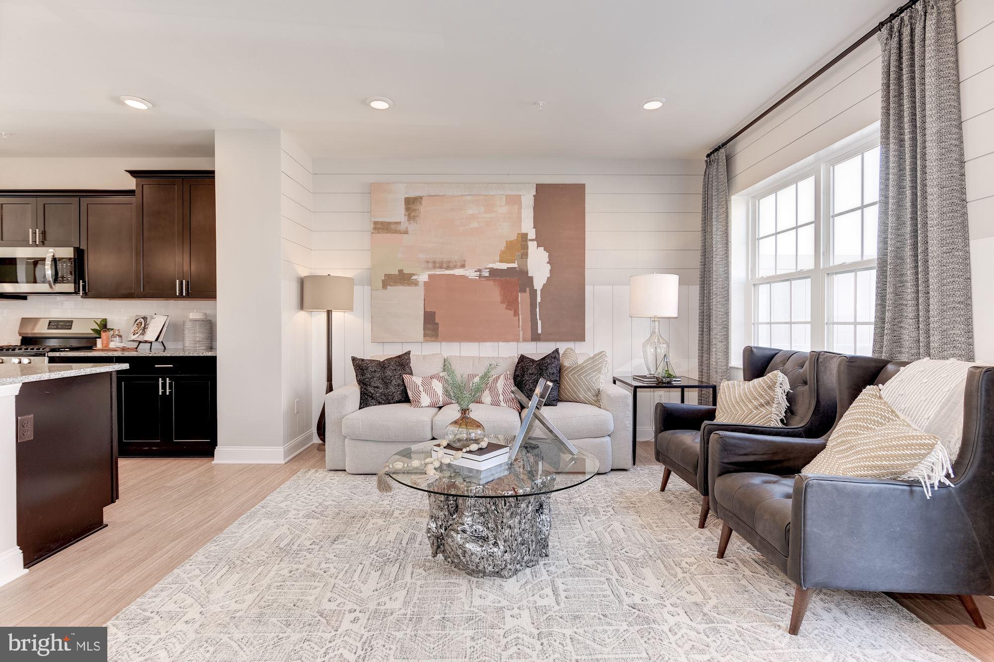 OXFORD SQUARE - Residential