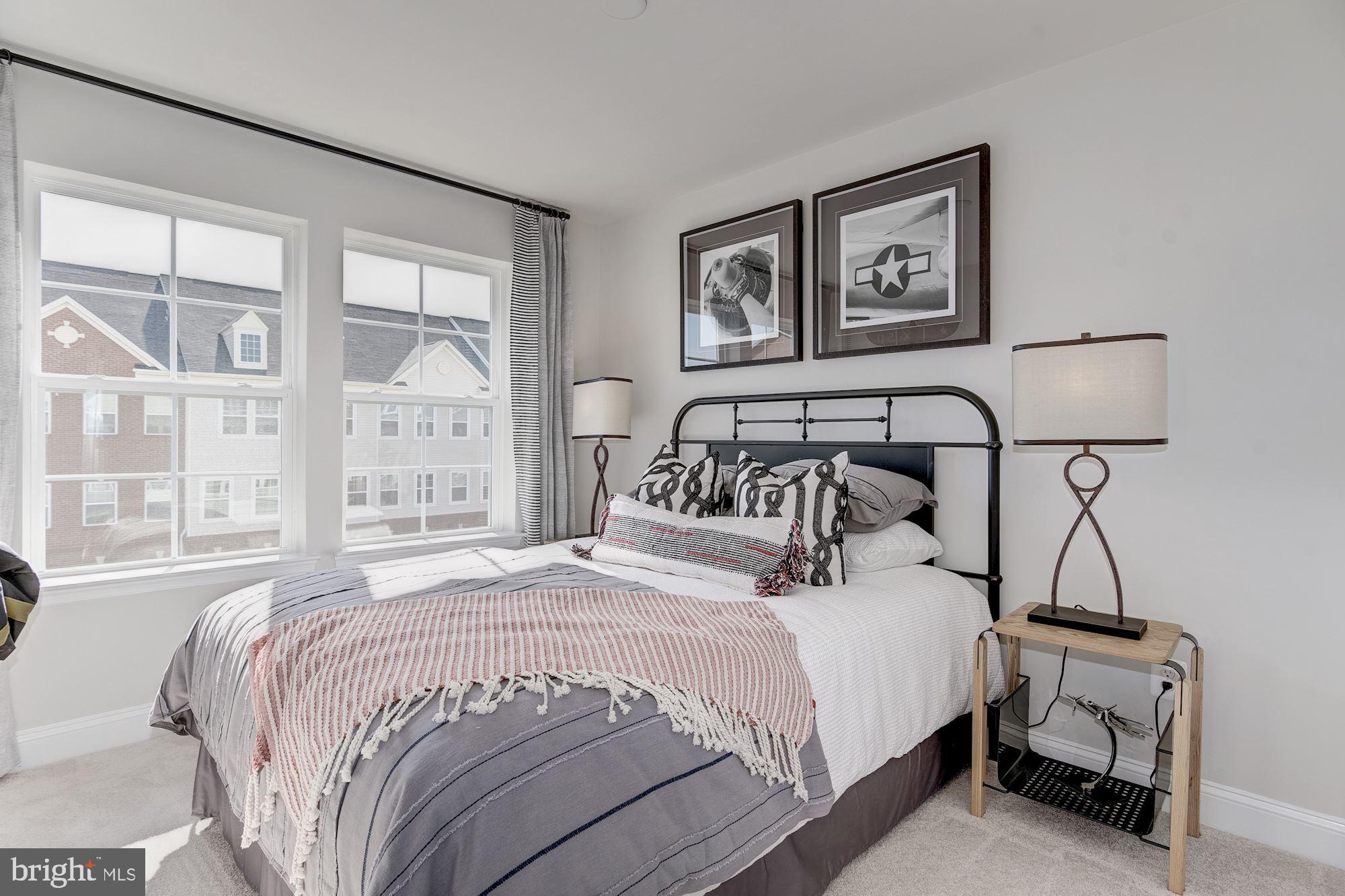 OXFORD SQUARE - Residential