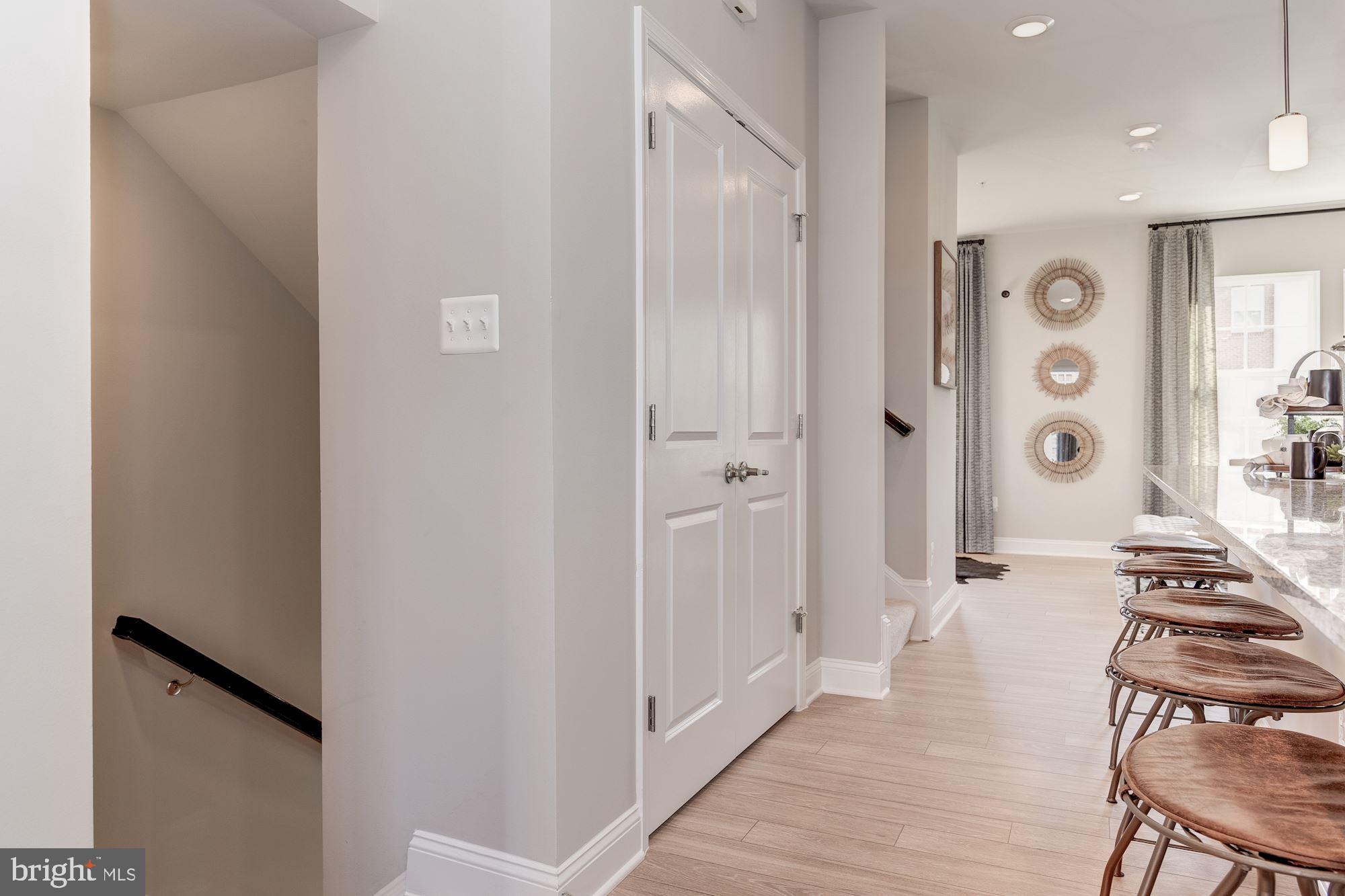 OXFORD SQUARE - Residential