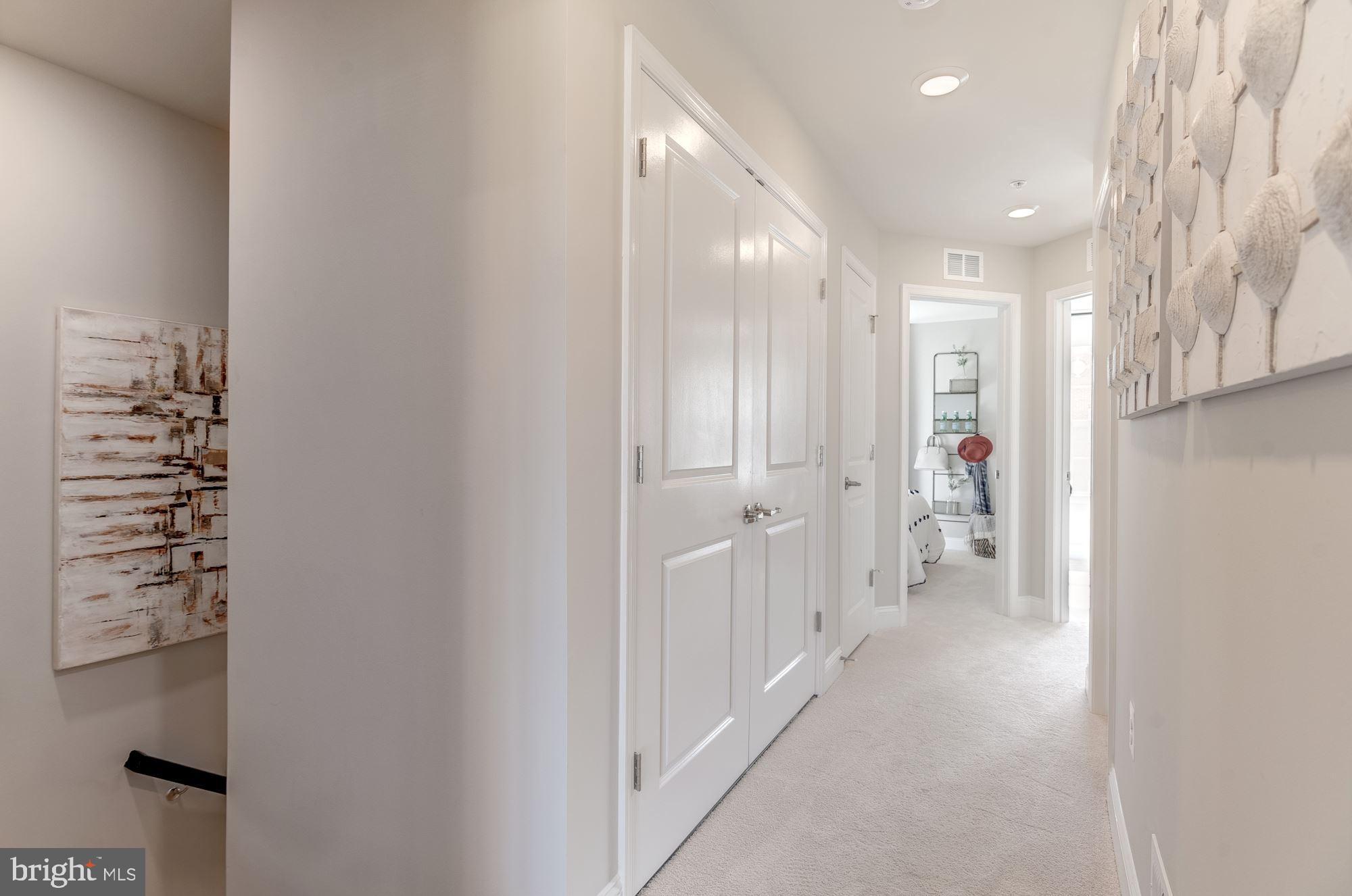 OXFORD SQUARE - Residential