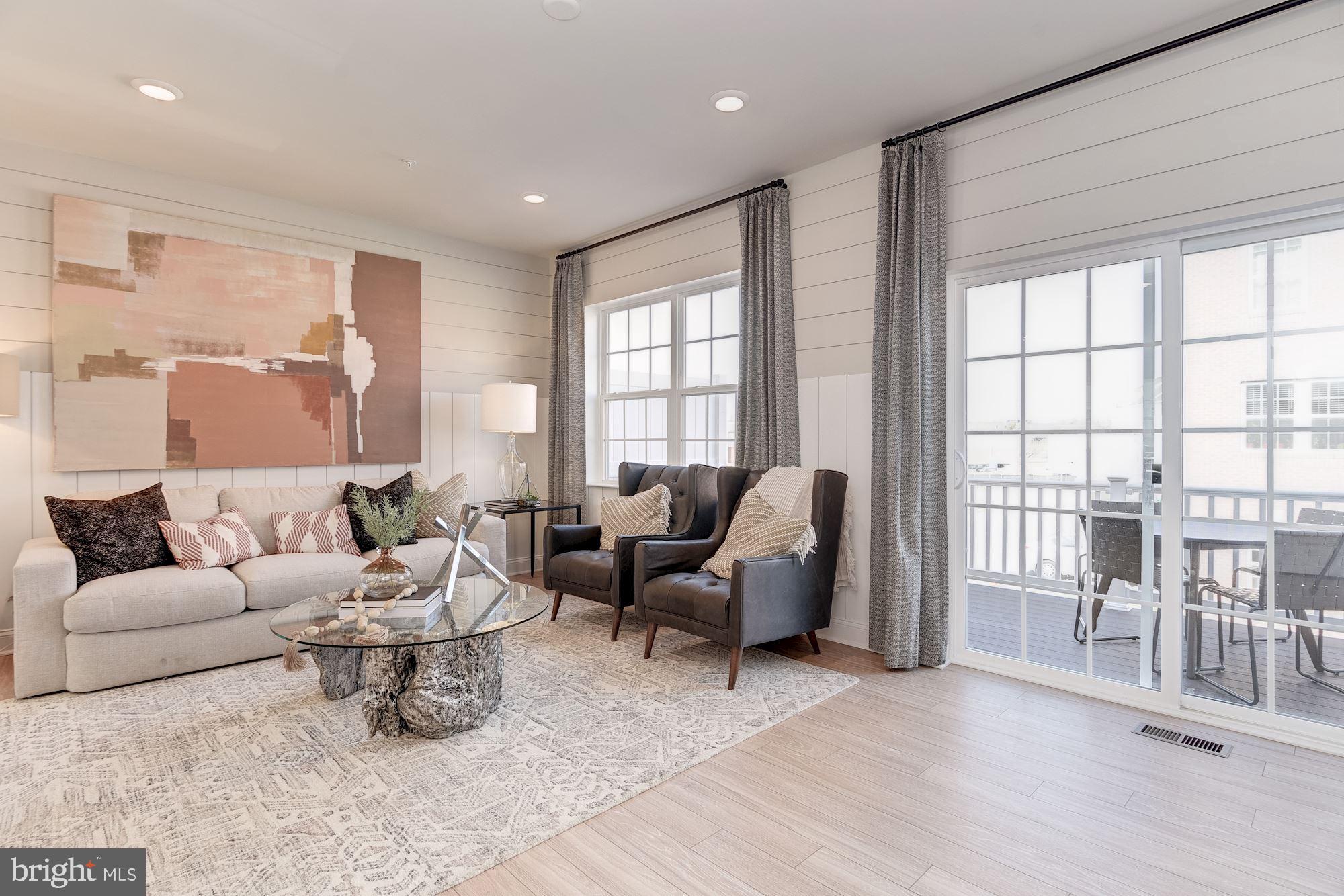 OXFORD SQUARE - Residential