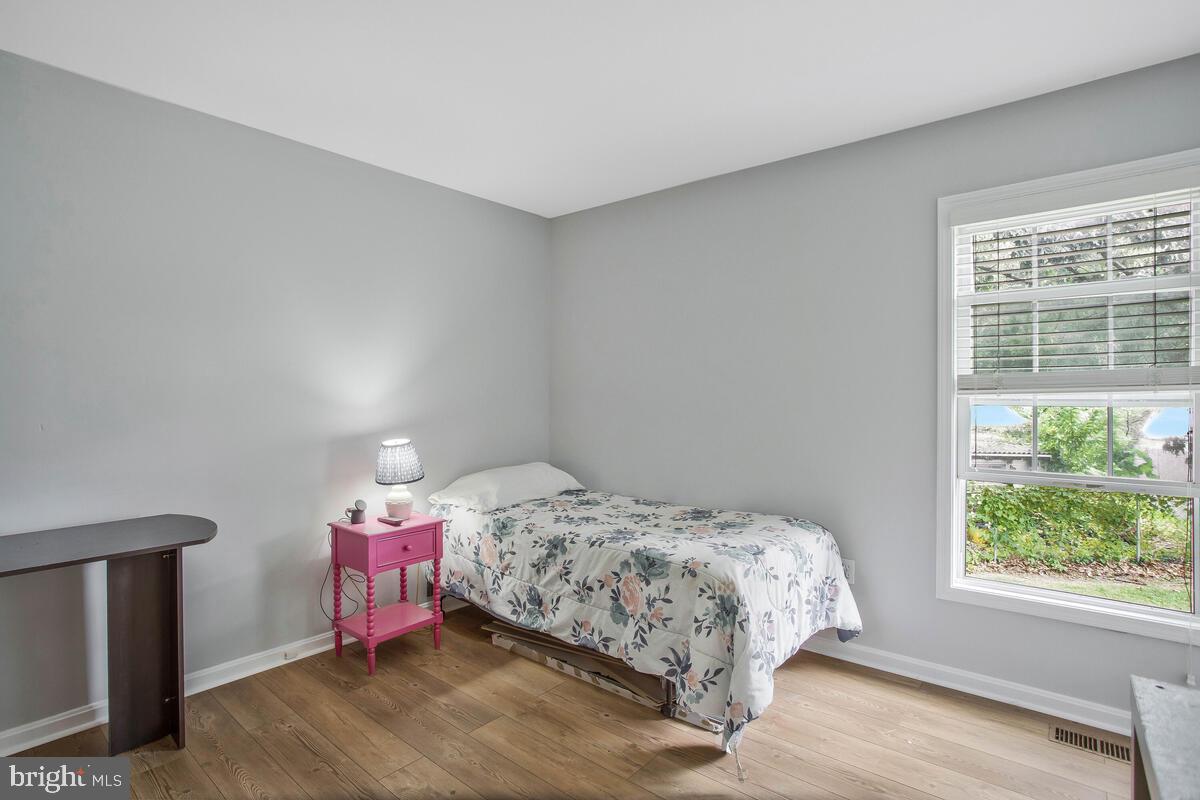 LONG BEACH - Residential