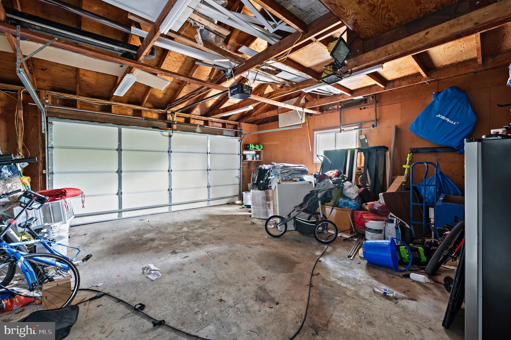 ANCIENT OAK WEST - Residential Lease