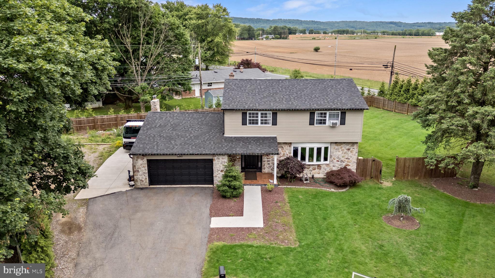 ANCIENT OAK WEST - Residential Lease