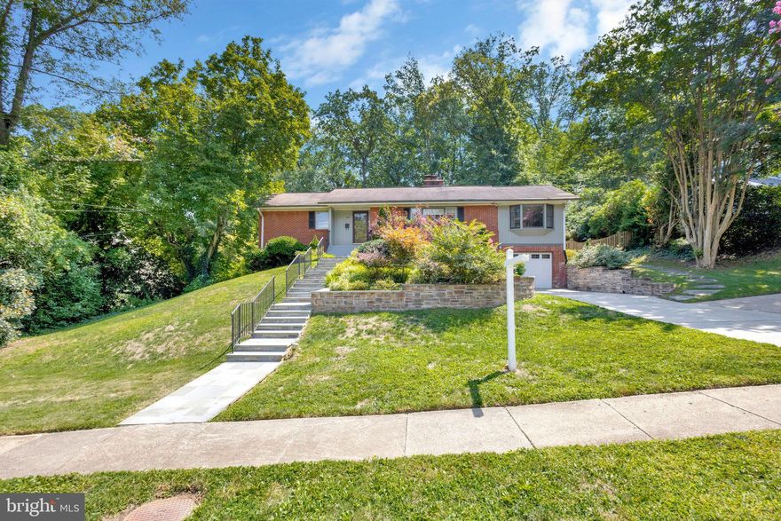 Beautiful 4 BR Detached Home minutes from Fort Belvoir. Quick commute to the Pentagon & Washington DC. Located directly off the George Washington Parkway. Kitchen has been freshly renovated and boosts stainless steel appliances thru out, granite counter tops, updated cabinetry, & recessed lighting. This home features two large separate living rooms and a large dining room. Master bathroom features quartz countertops & upgraded tile. Large finished basement with entrance and ample storage. Large fenced yard with a spacious patio for entertaining. Pets case by case with deposit.  Available September 1st!