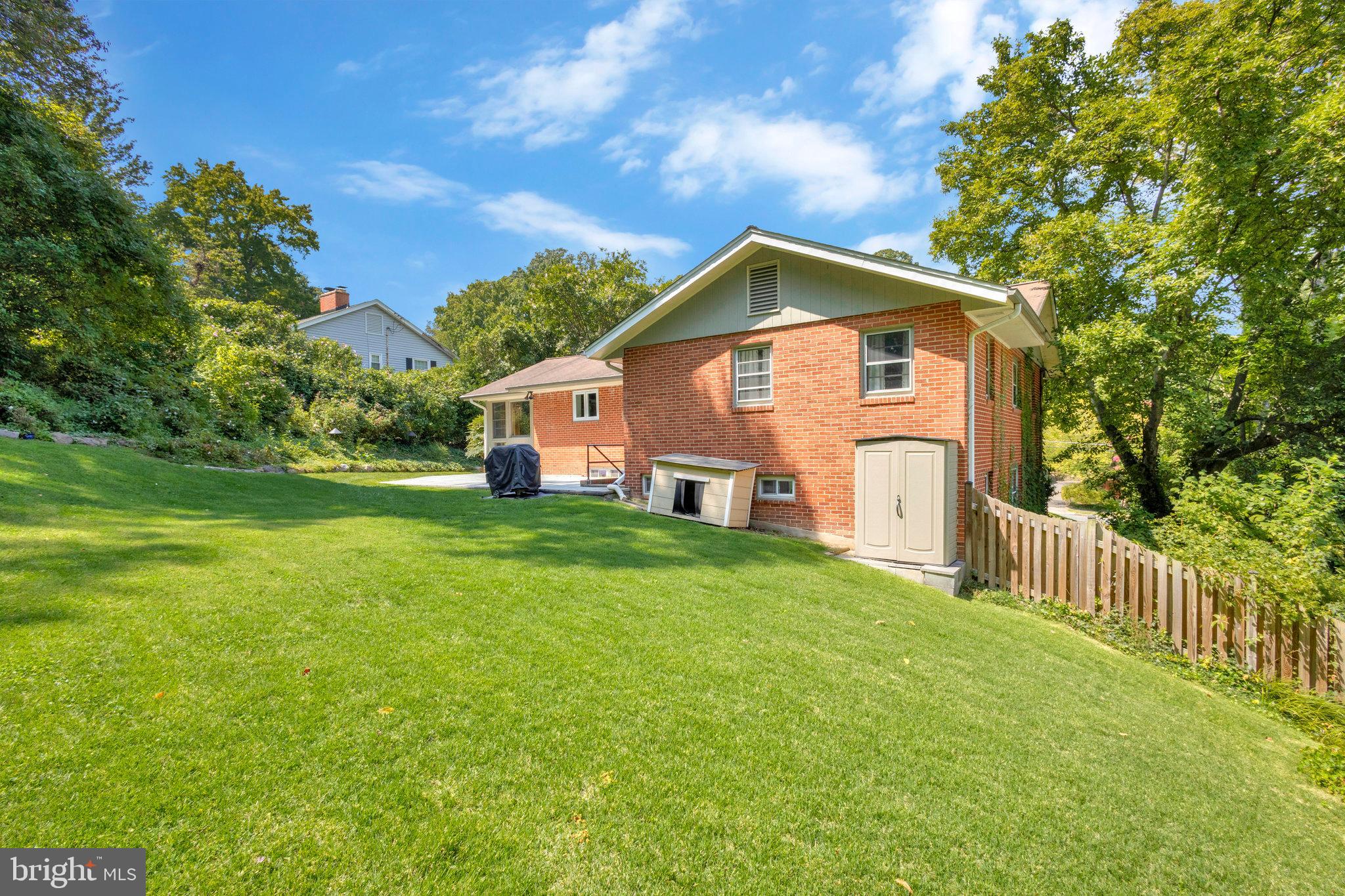 WESTGROVE - Residential Lease