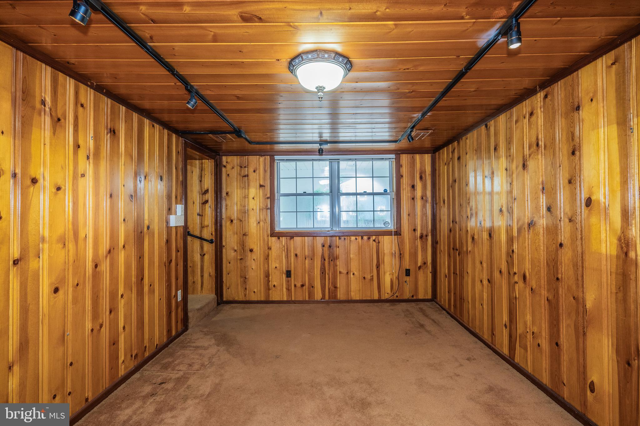 WOODSIDE - Residential