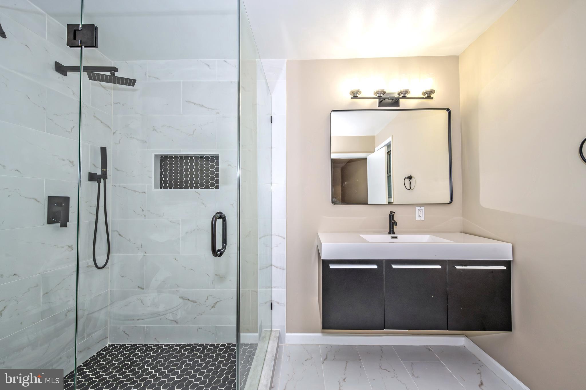 WOODSIDE - Residential