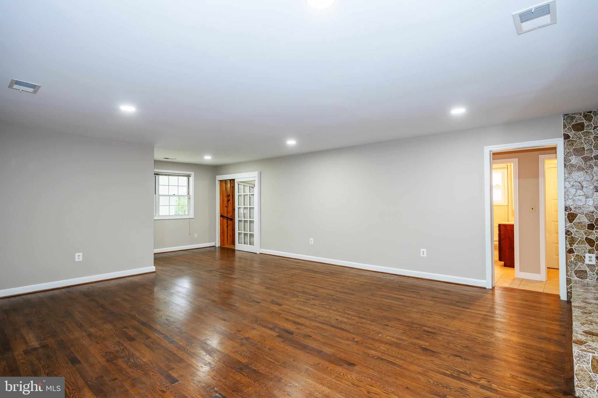 WOODSIDE - Residential