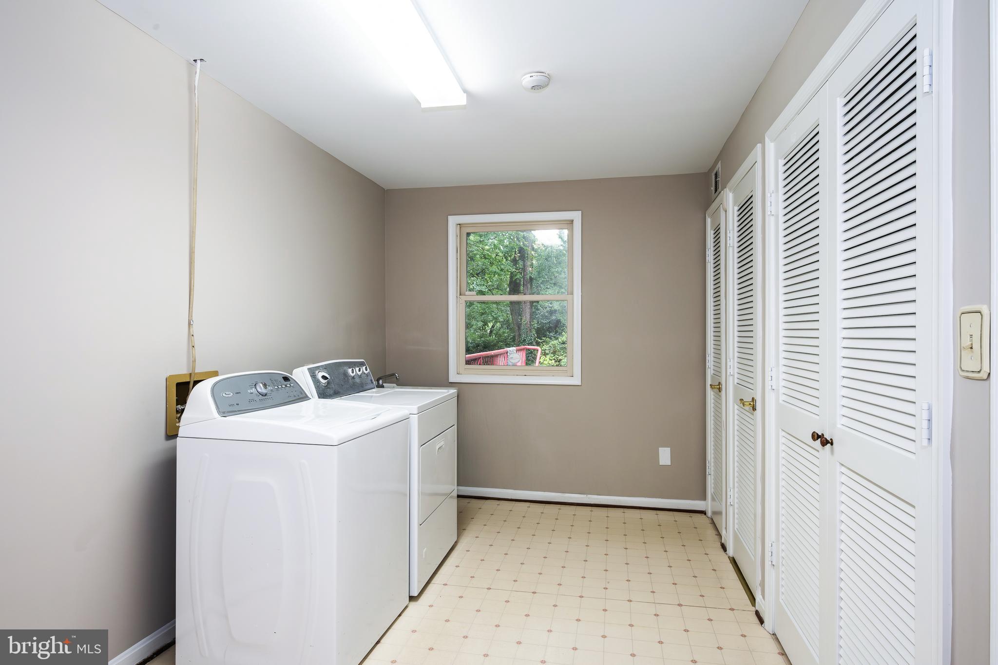 WOODSIDE - Residential