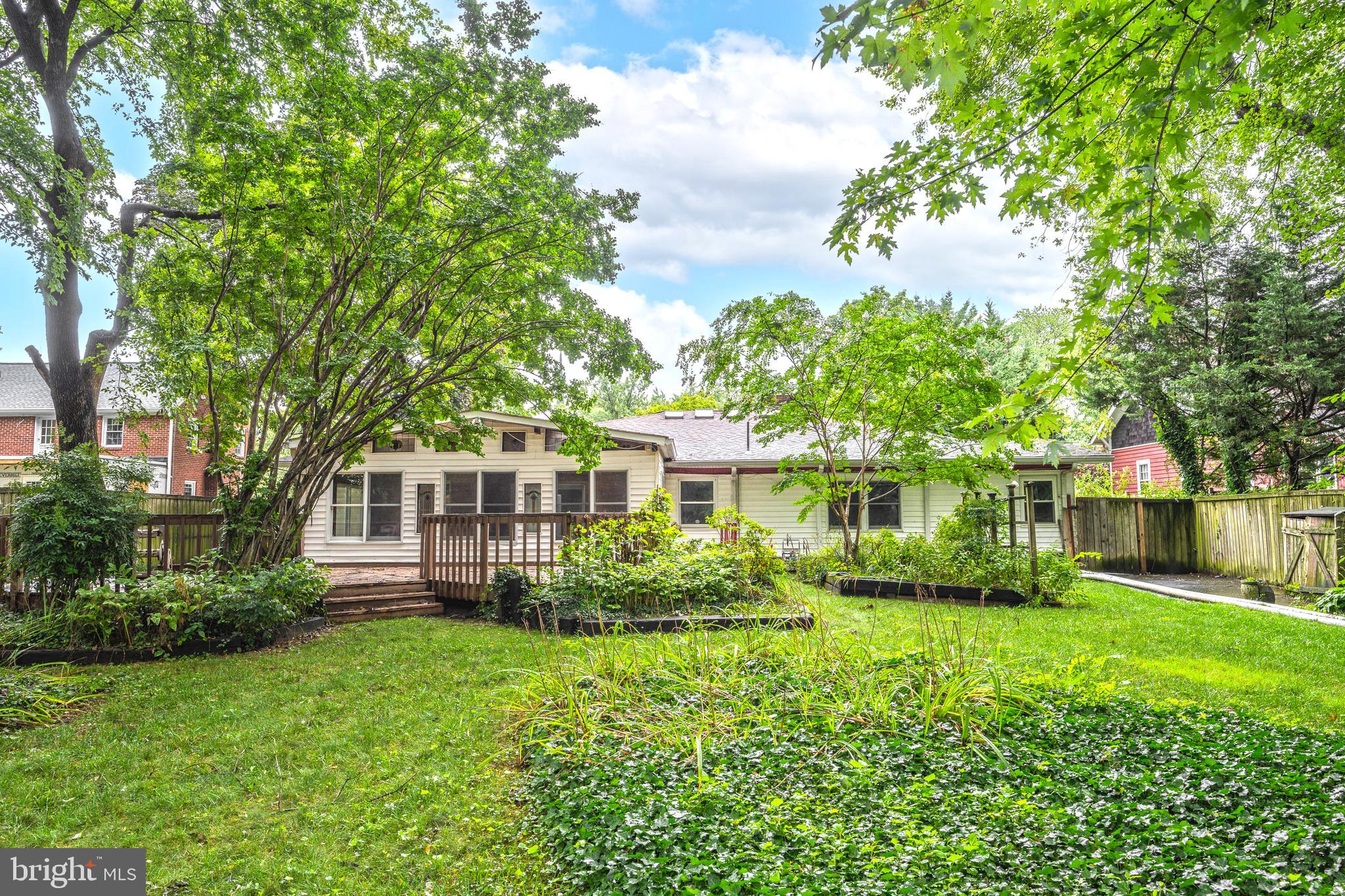 WOODSIDE - Residential