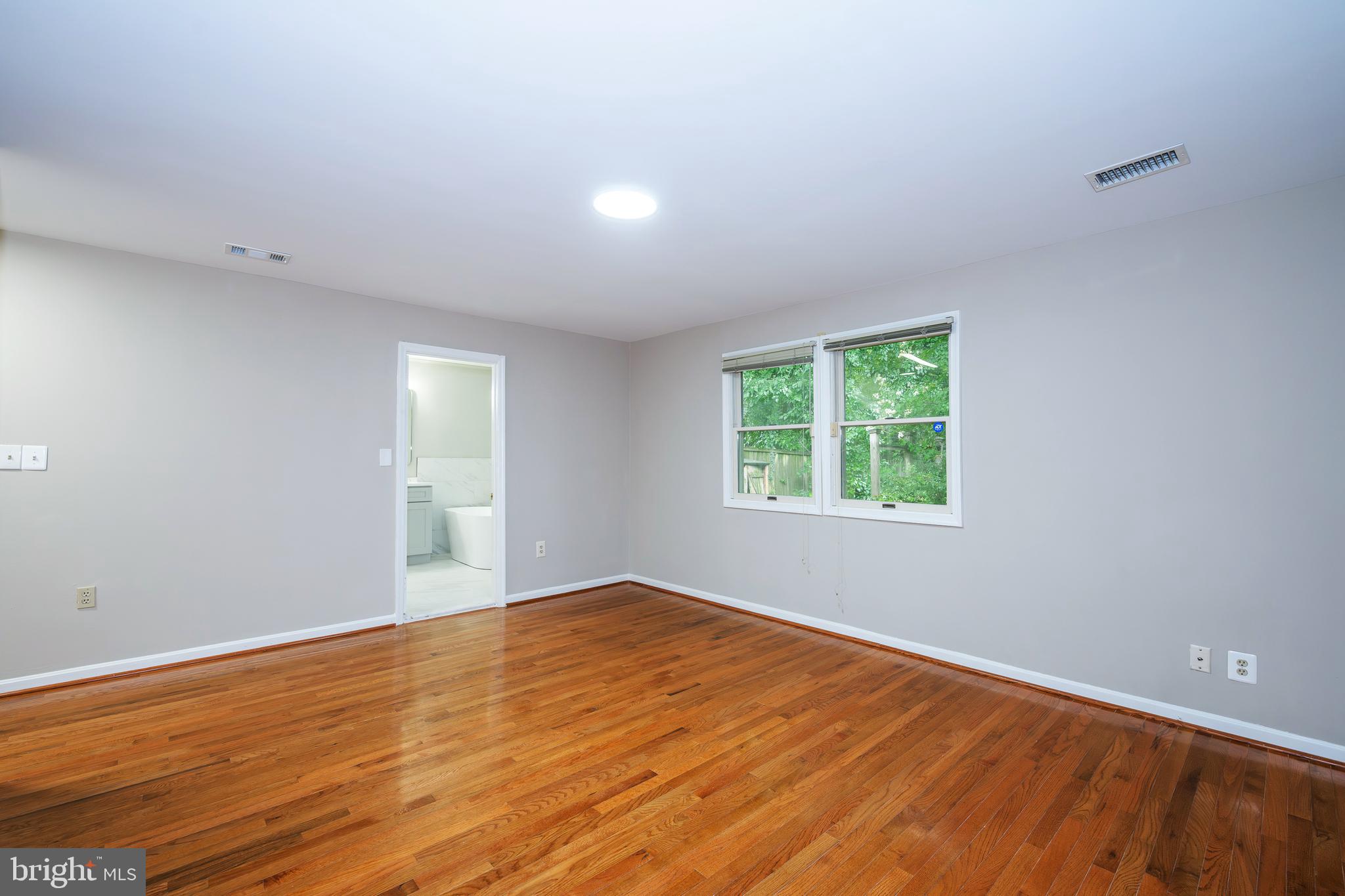 WOODSIDE - Residential