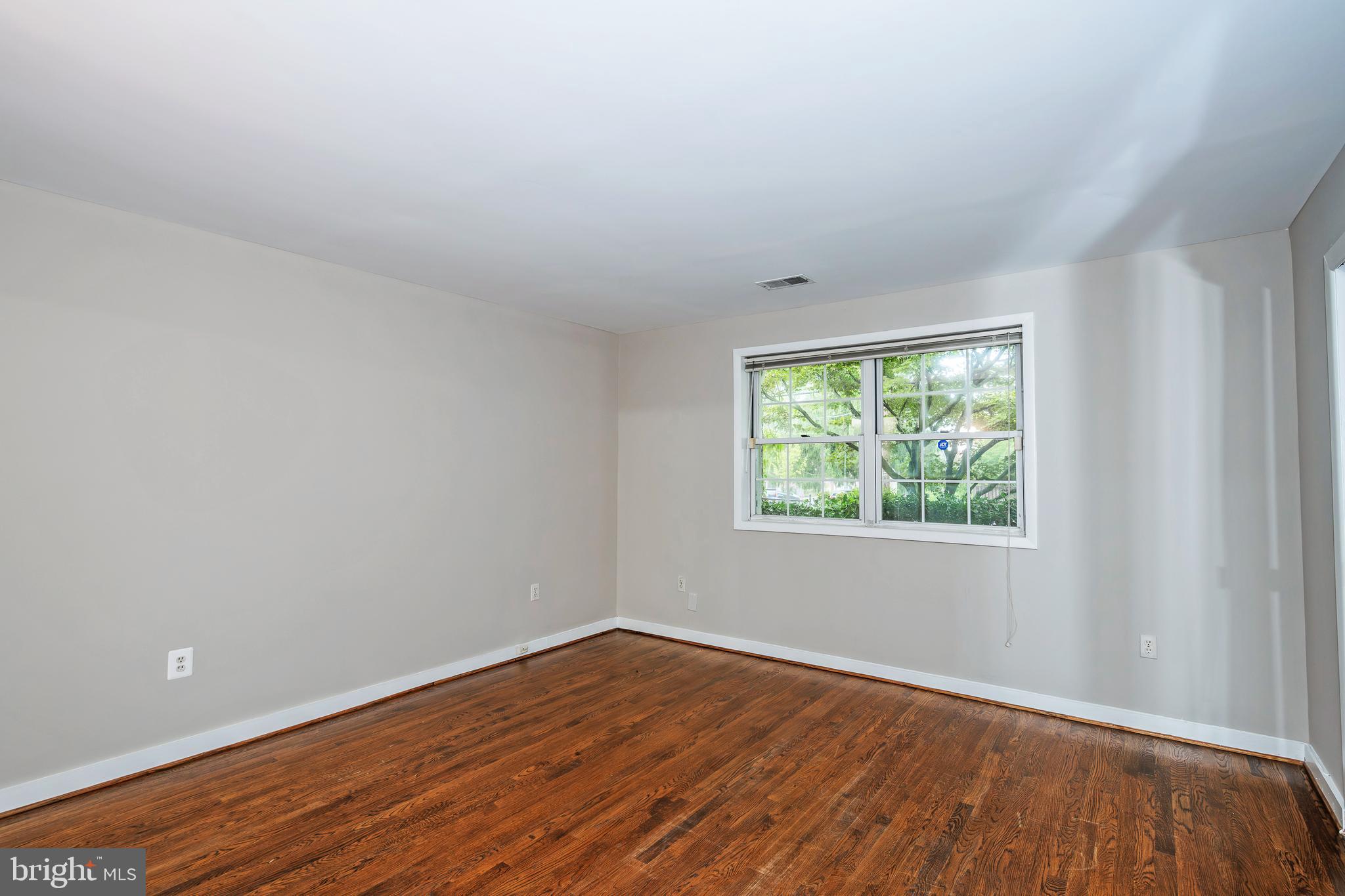 WOODSIDE - Residential