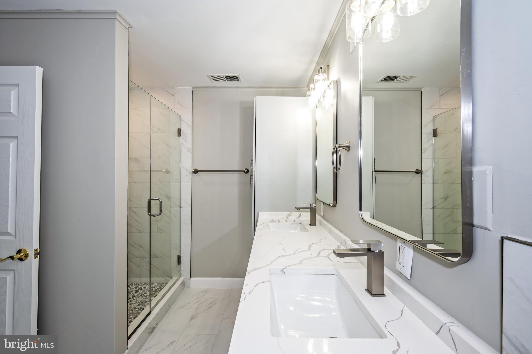 WOODSIDE - Residential