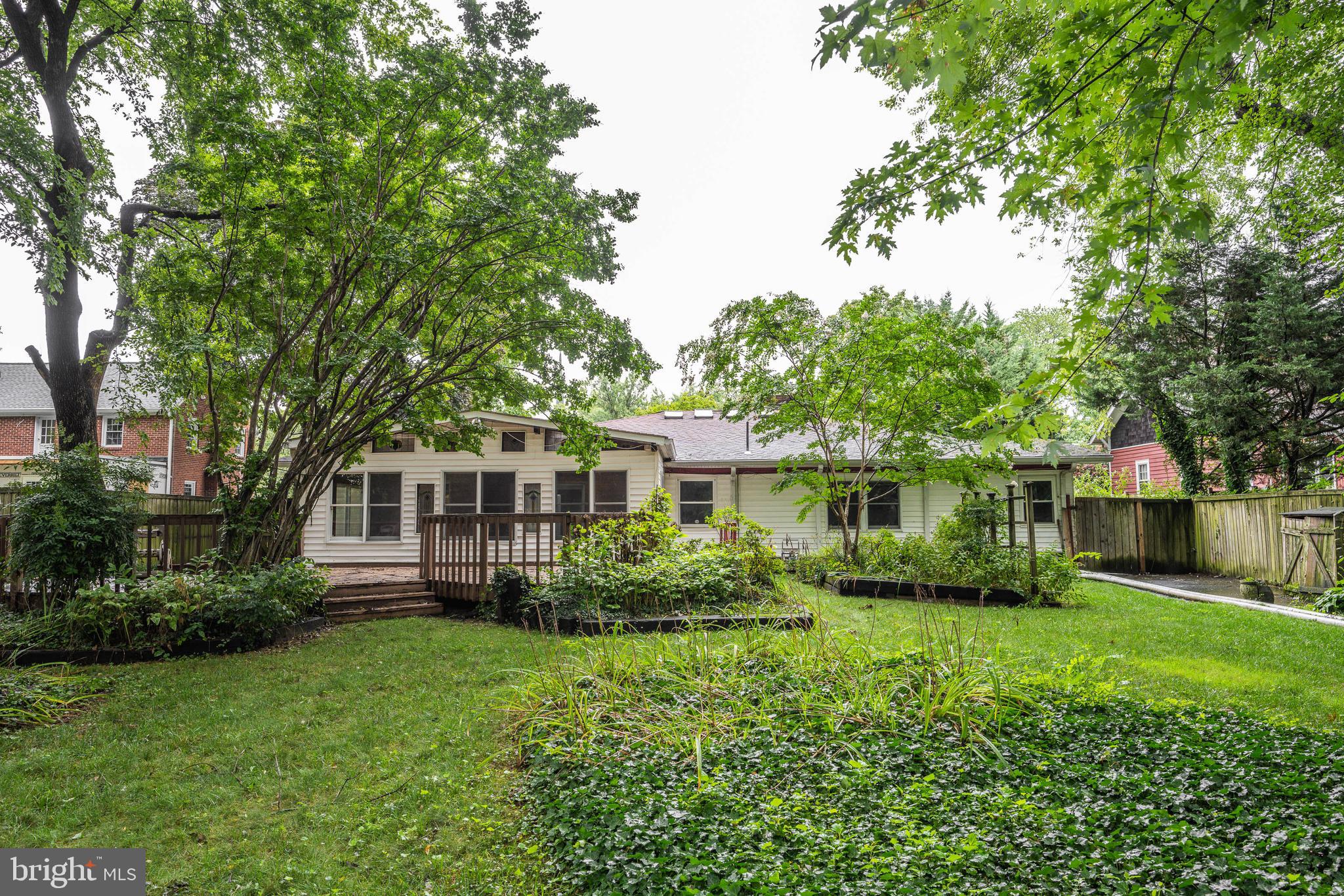 WOODSIDE - Residential