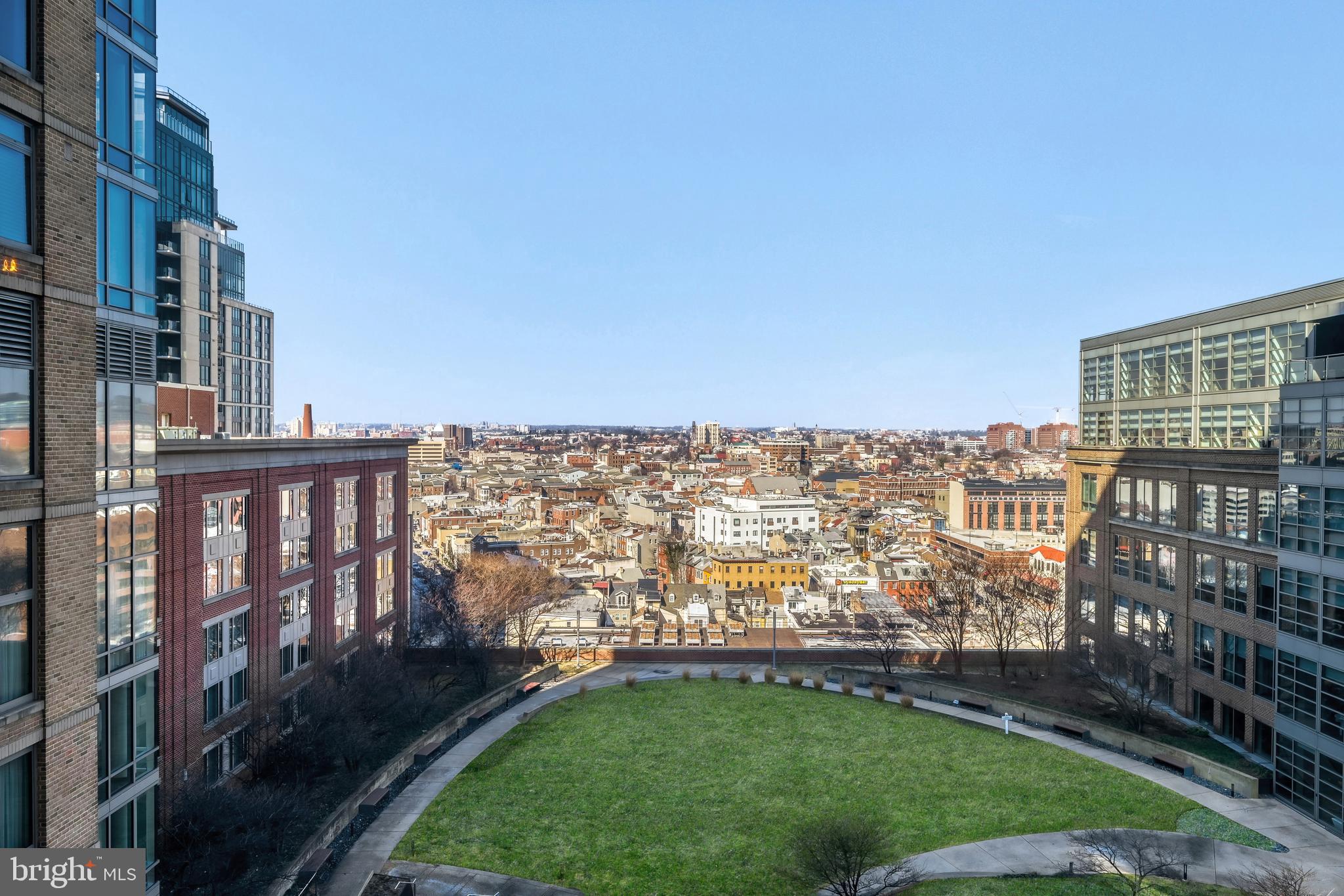 HARBOR EAST - Residential