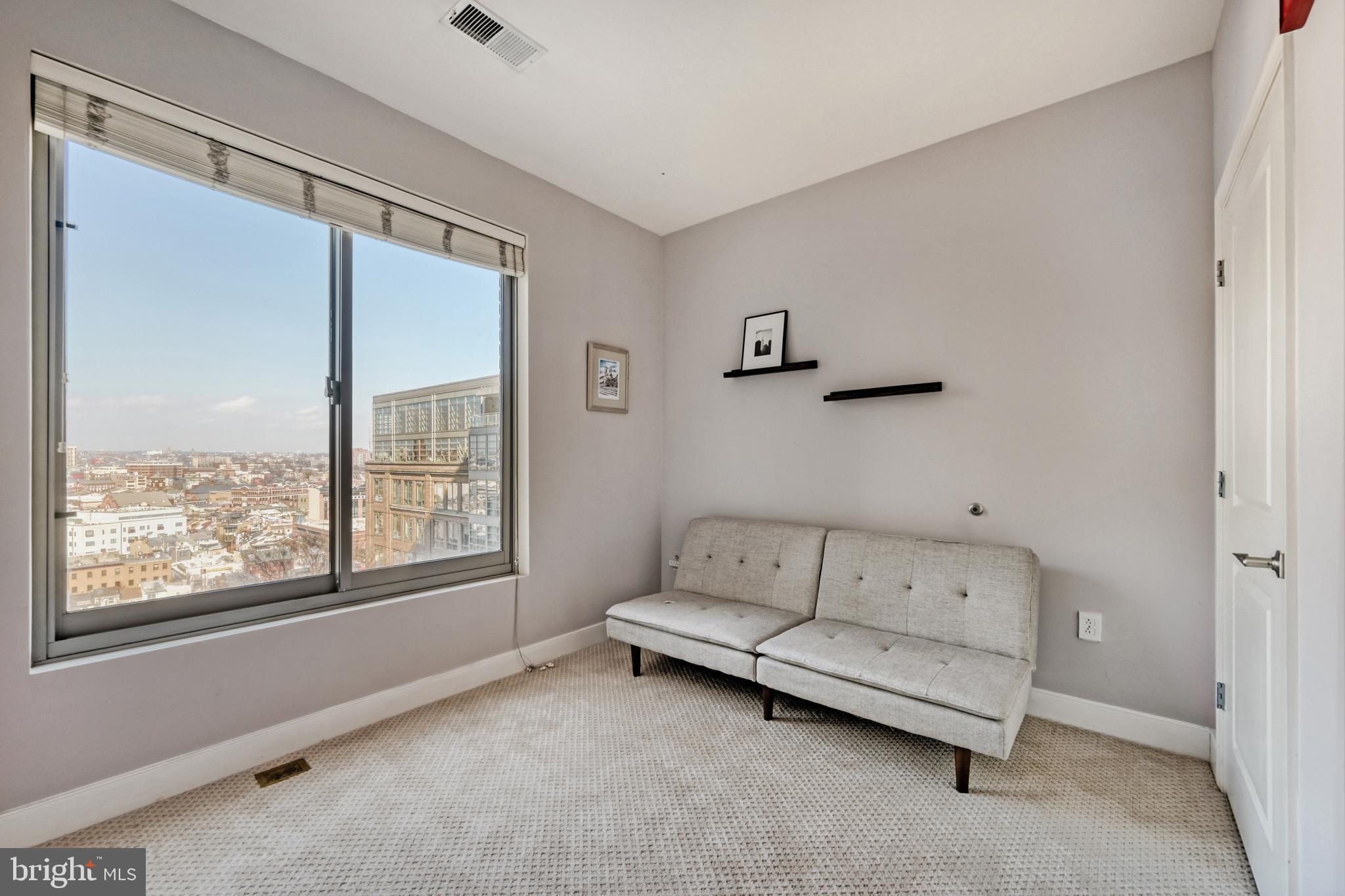 HARBOR EAST - Residential