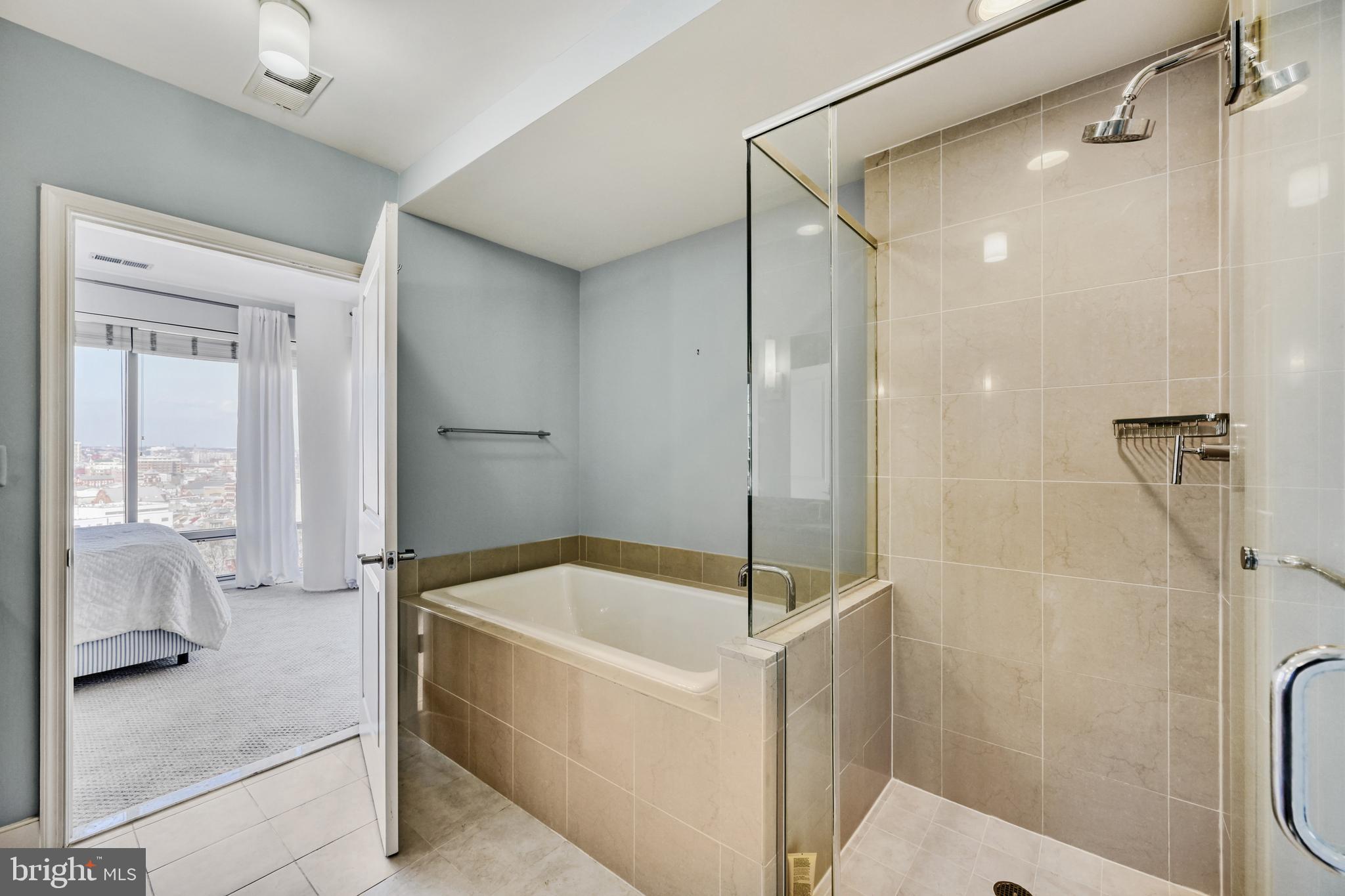 HARBOR EAST - Residential