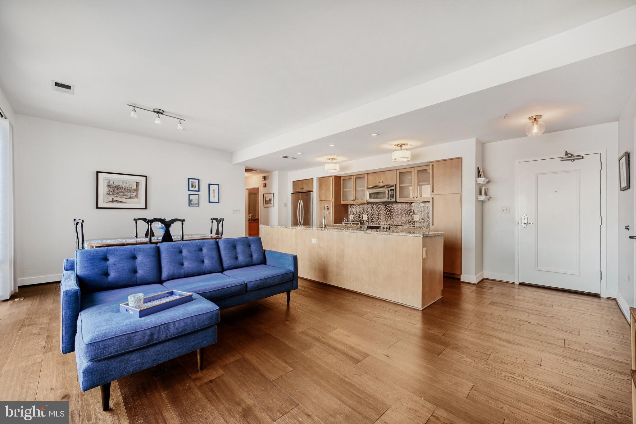 HARBOR EAST - Residential