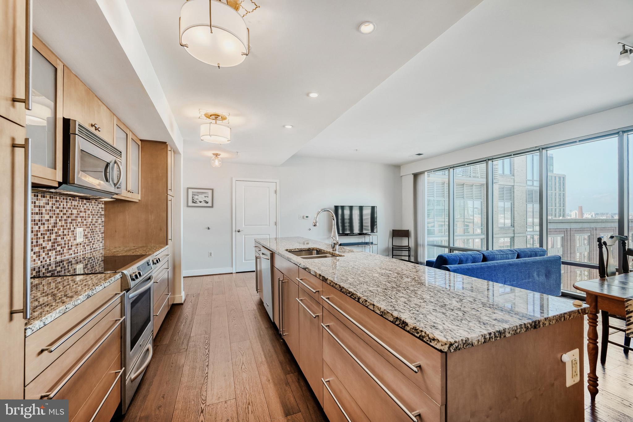 HARBOR EAST - Residential