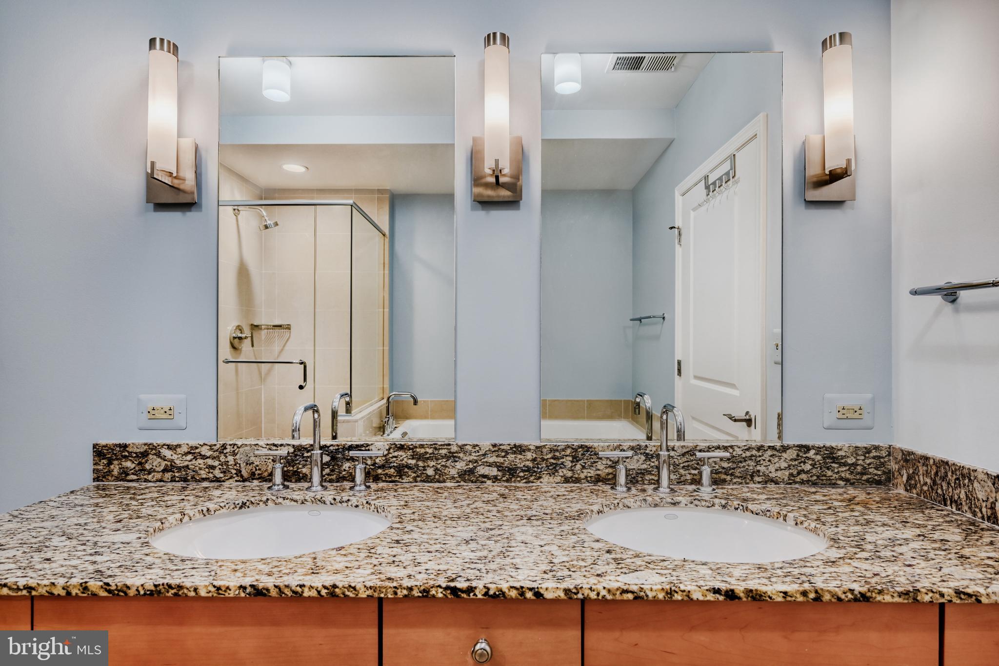 HARBOR EAST - Residential