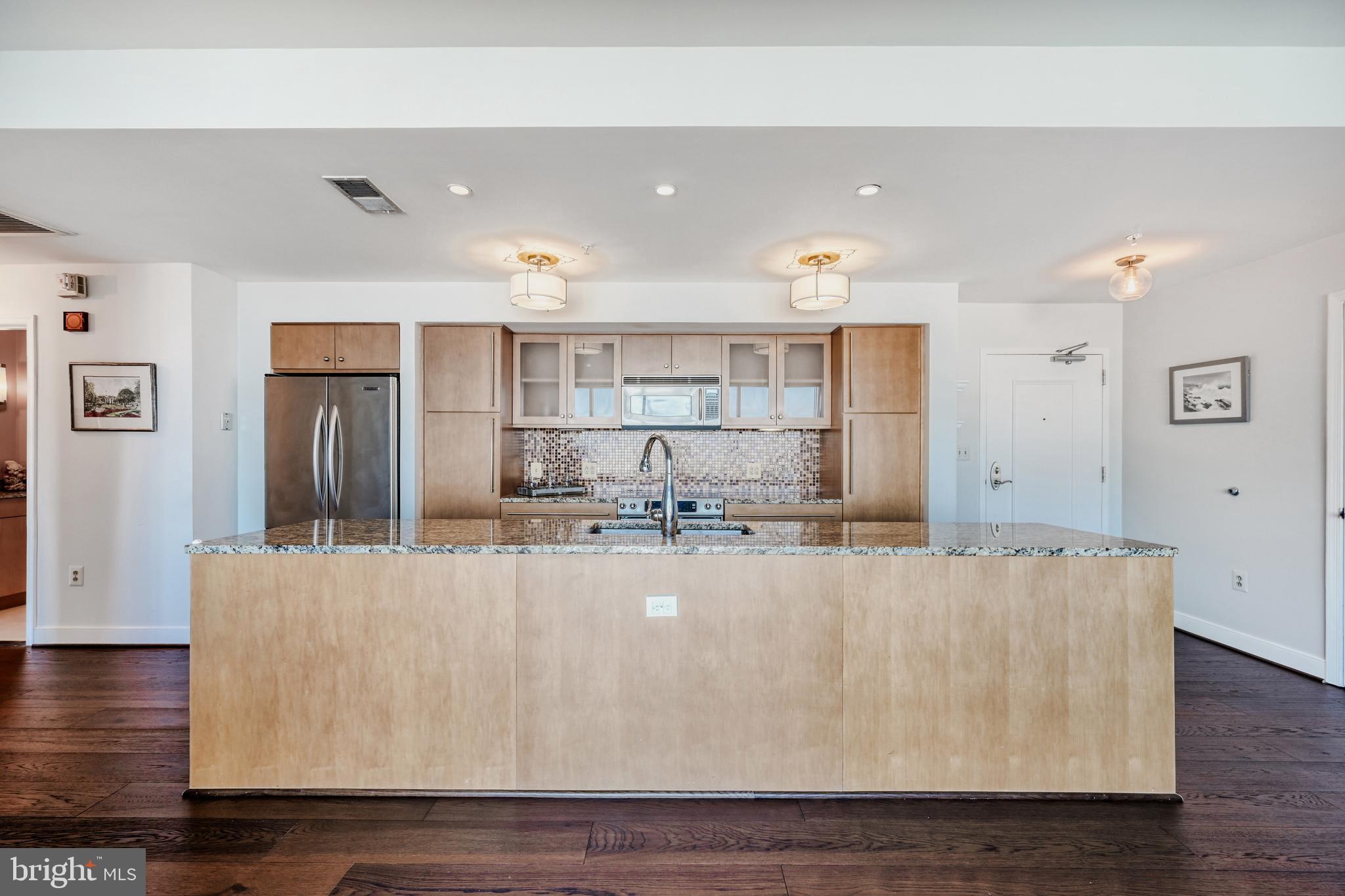 HARBOR EAST - Residential