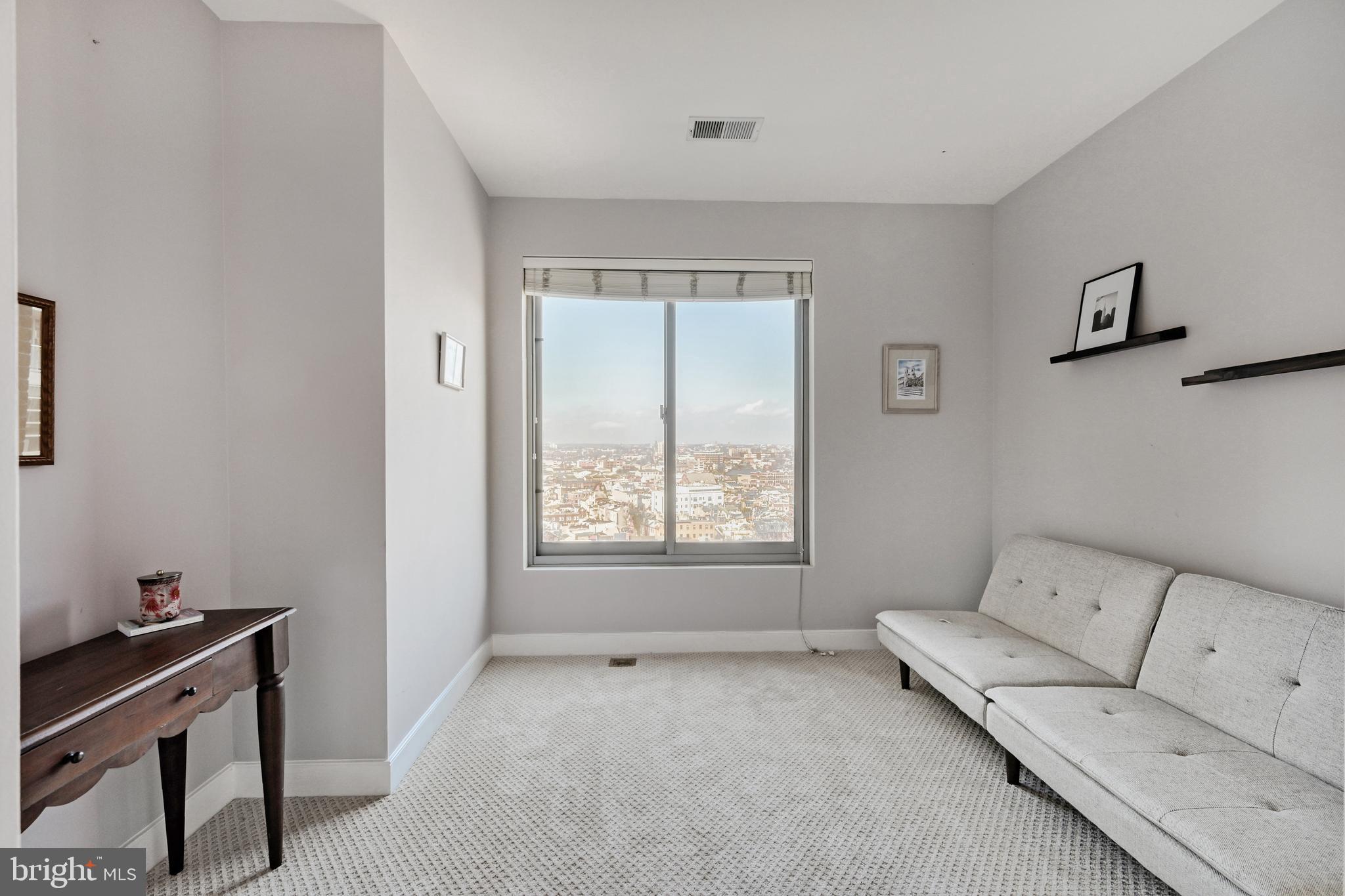 HARBOR EAST - Residential