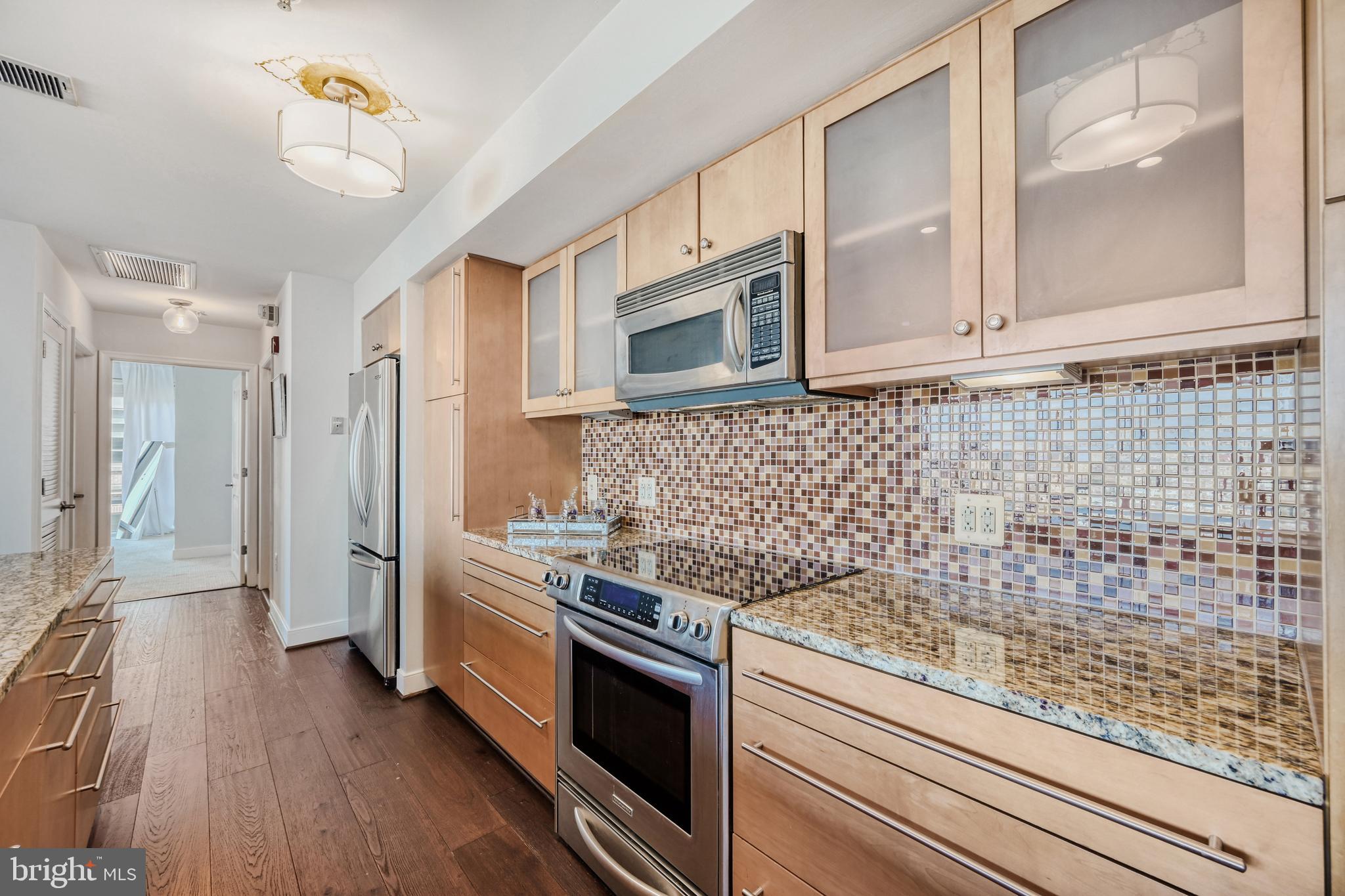 HARBOR EAST - Residential