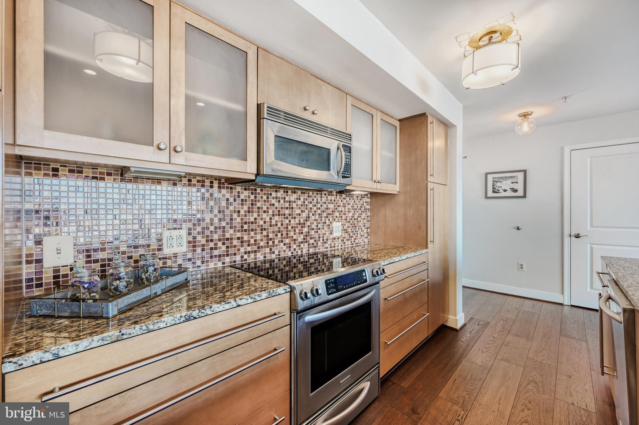 HARBOR EAST - Residential