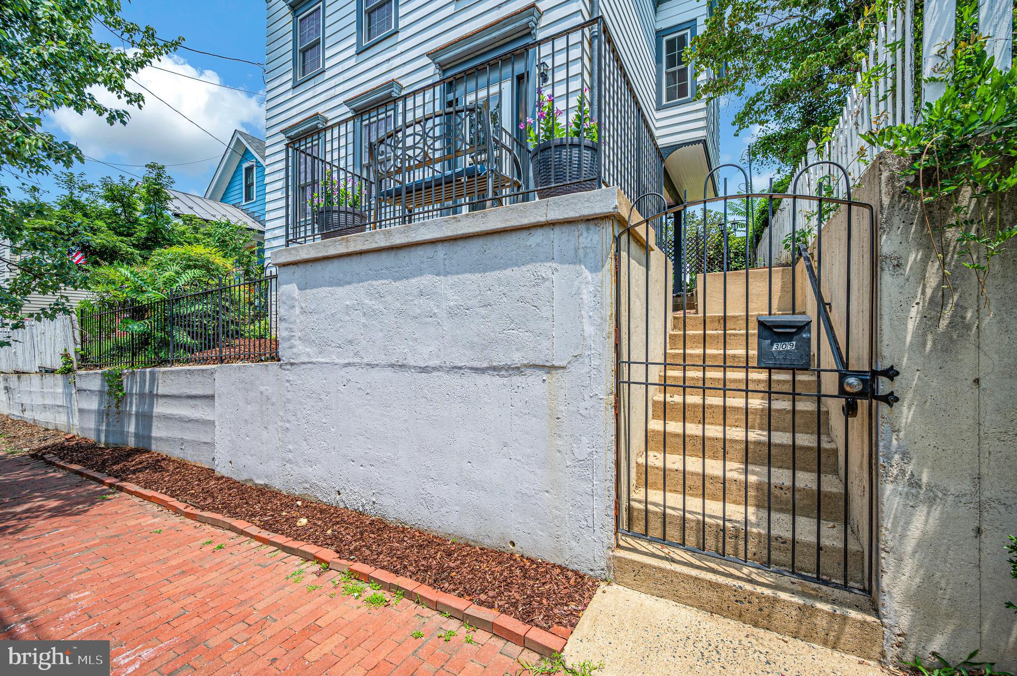 309 PRINCESS ANNE STREET