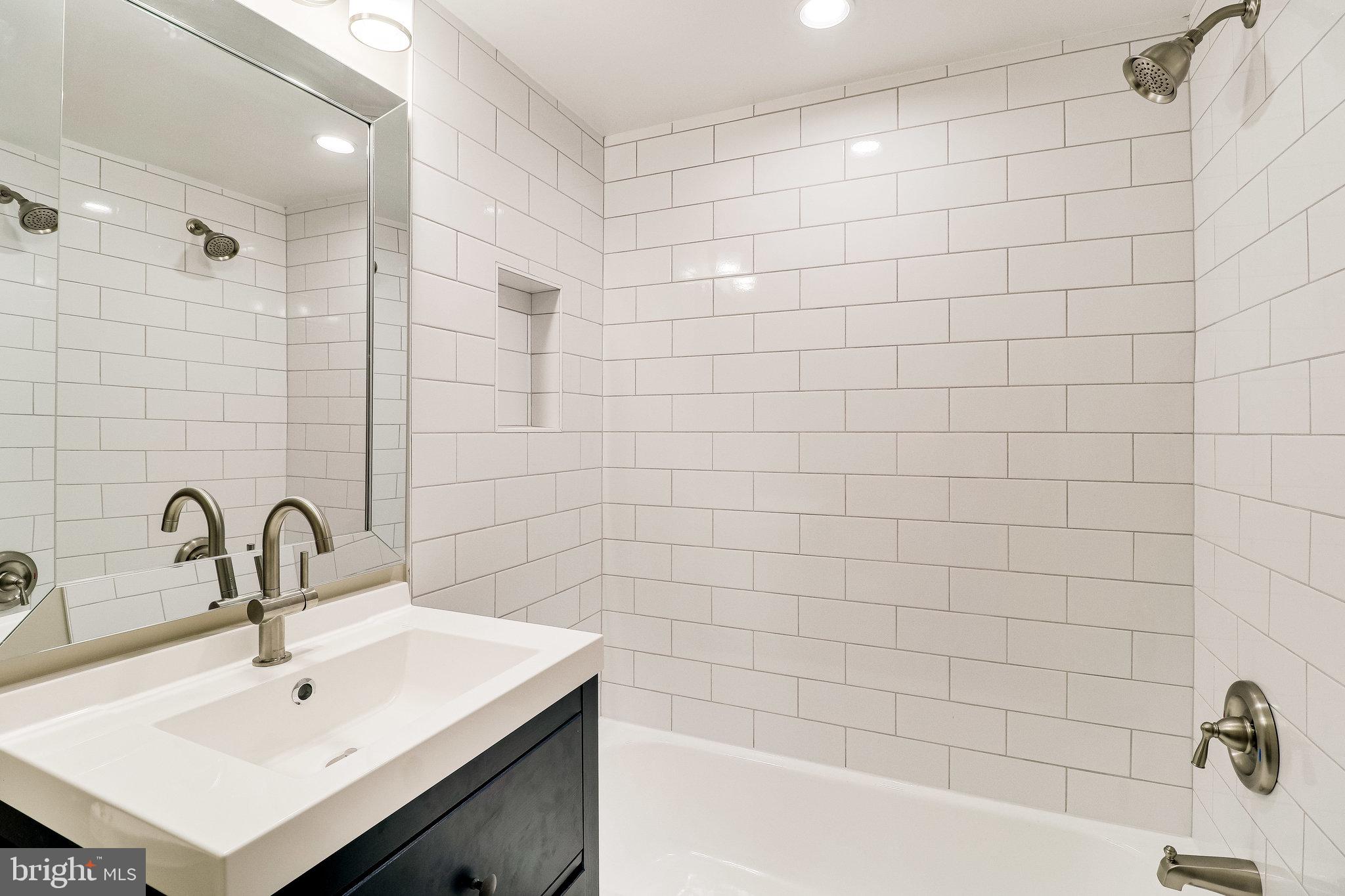 BOLLING BROOK - Residential