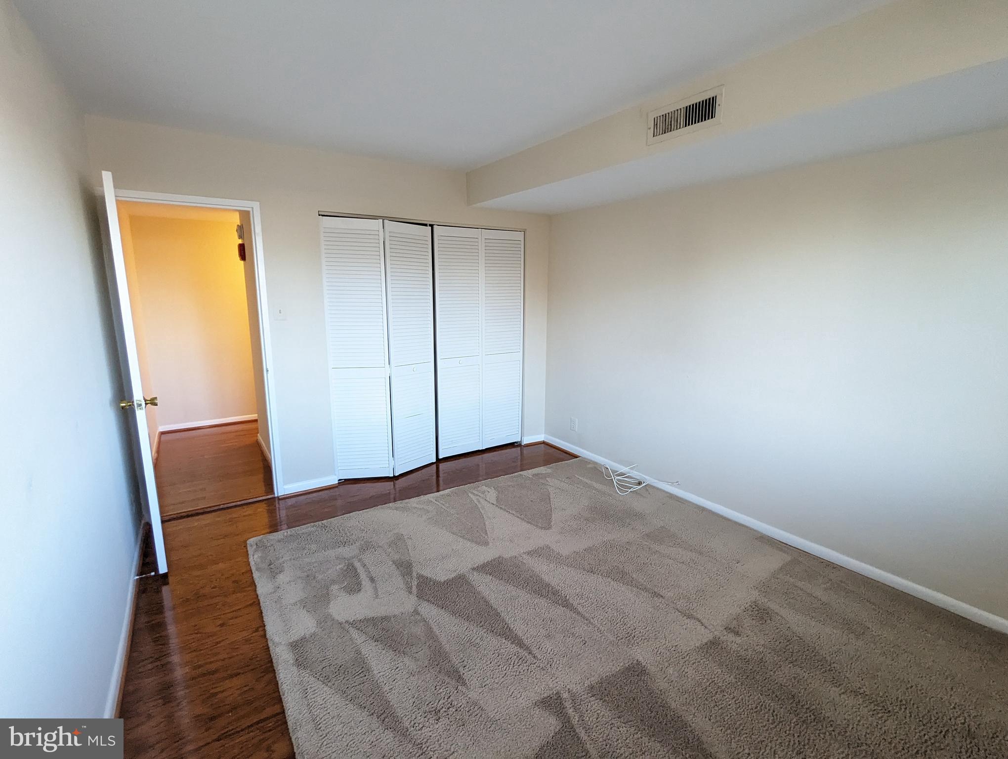 WHITEHALL - Residential