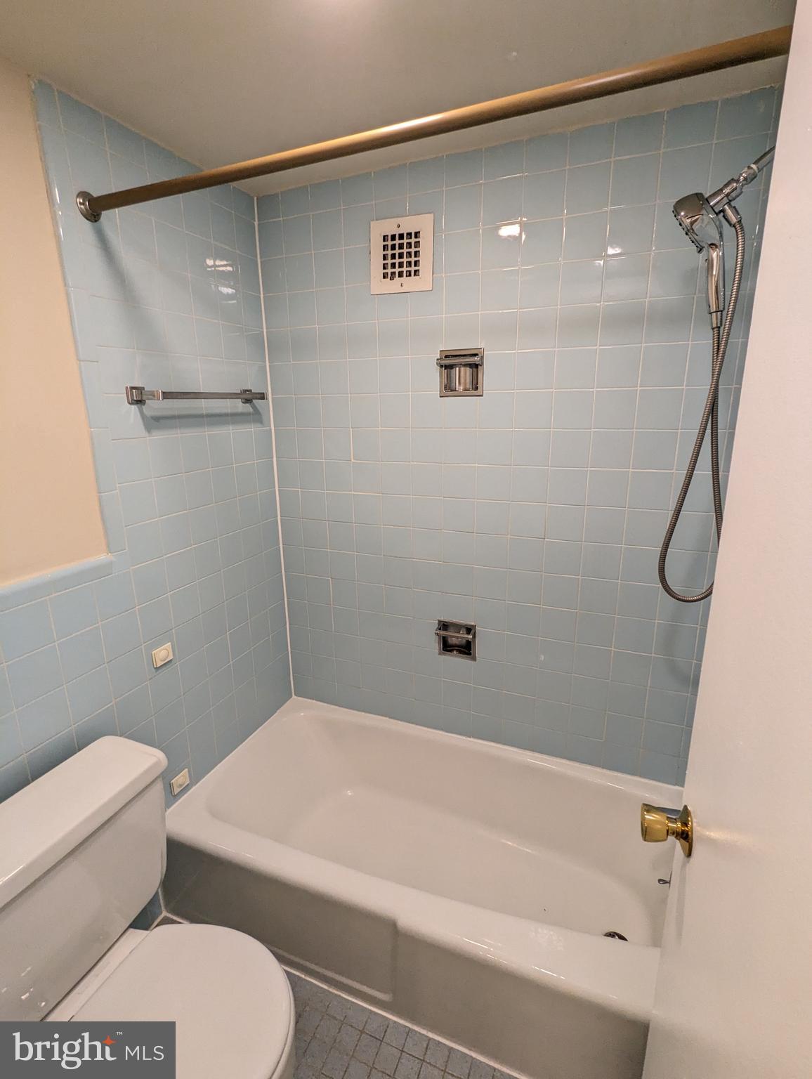 WHITEHALL - Residential