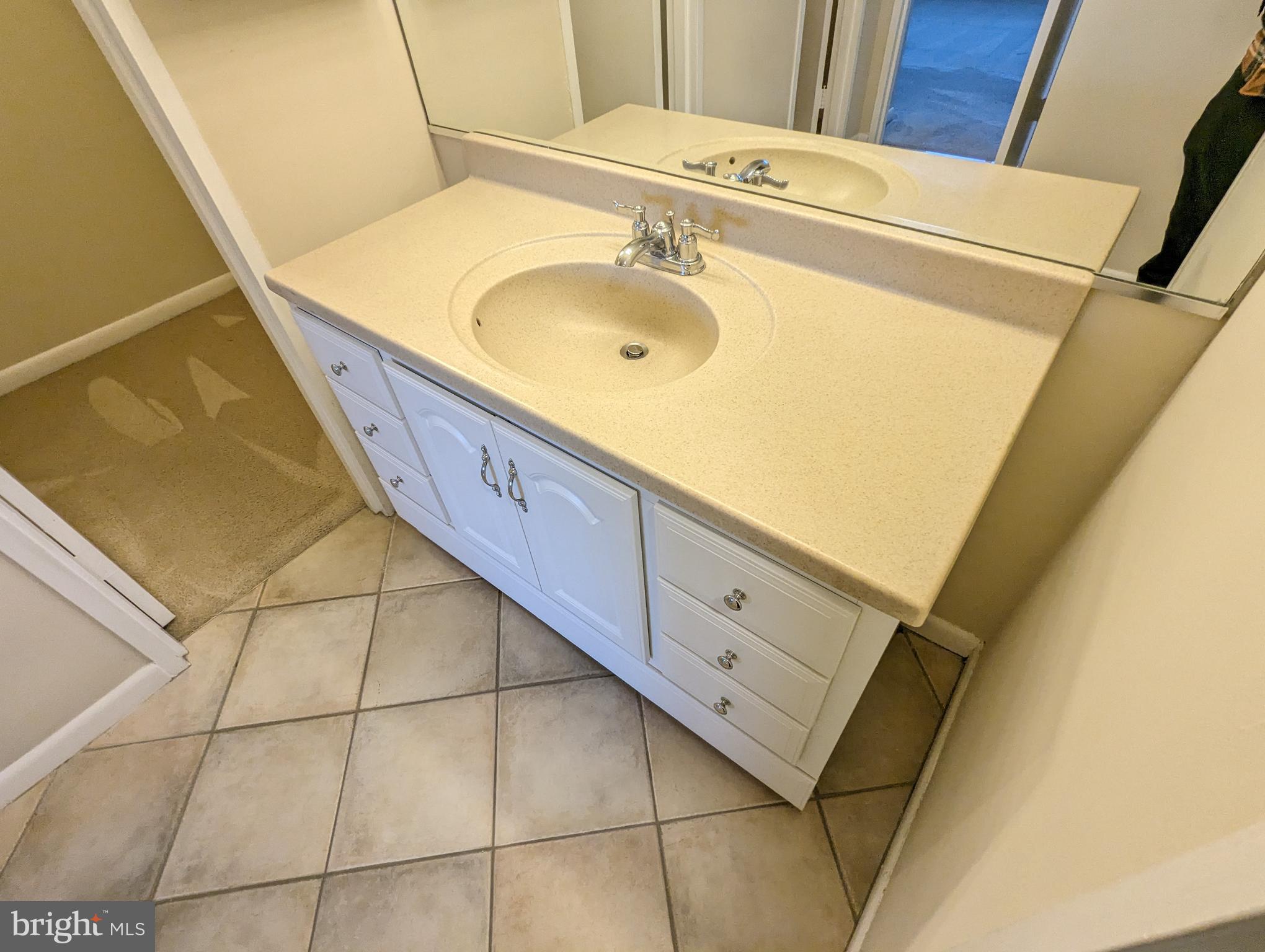 WHITEHALL - Residential