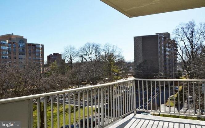 WHITEHALL - Residential