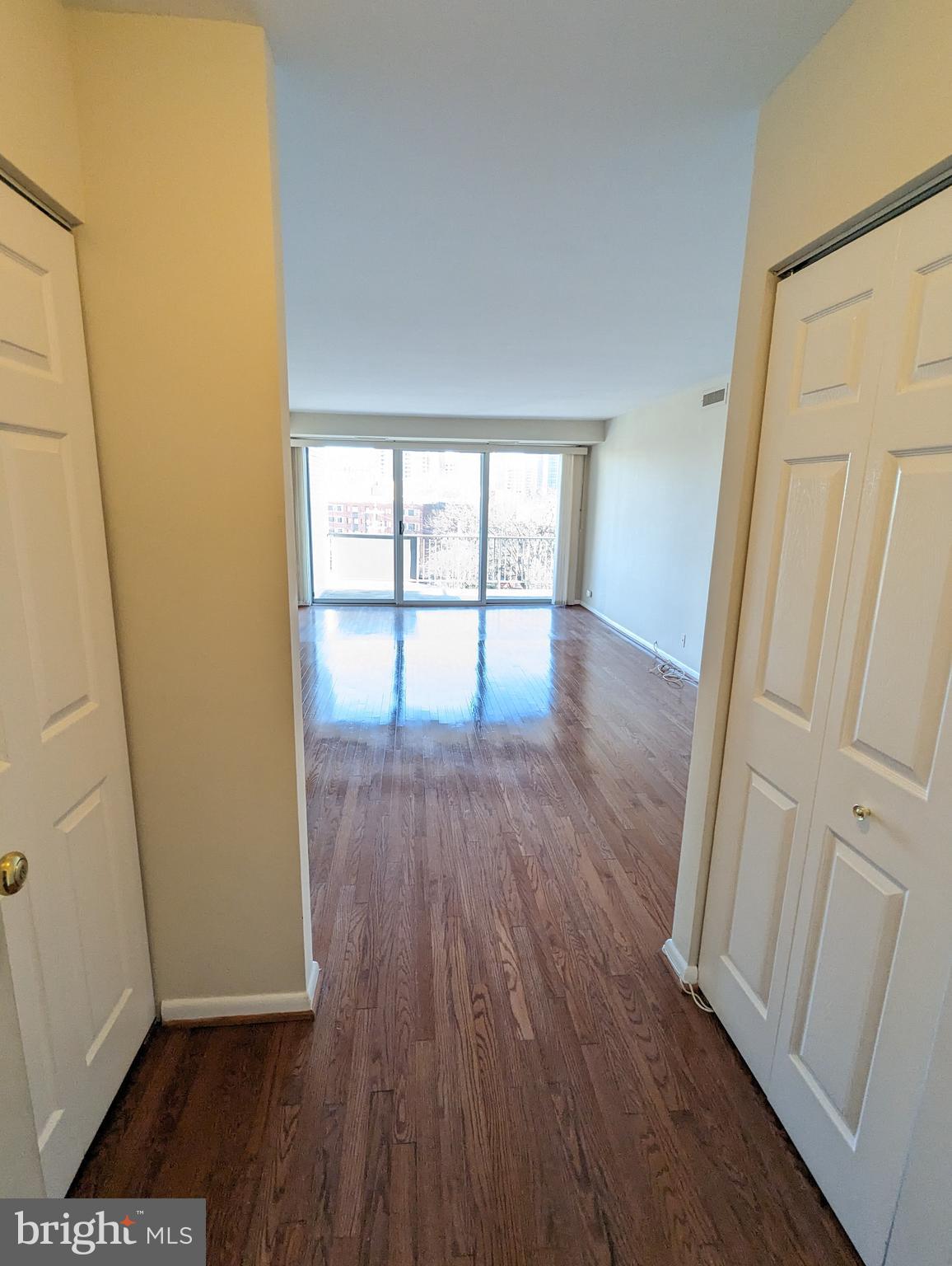 WHITEHALL - Residential