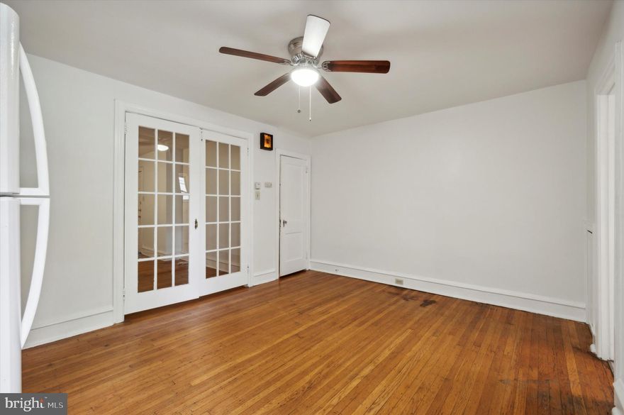 Bright & Cozy 1st-Floor Apartment! This charming first-floor unit offers great natural light, beautiful hardwood floors, and exclusive access to a basement with a washer and dryer. The basement also includes a
walkout leading to your private parking spot at the rear of the property. Pet-friendly with an additional fee of $50/month. Tenants cover gas and electric. First, last, and security deposit due at move-in. $40 application fee per person. Available May 1st—schedule a showing today!