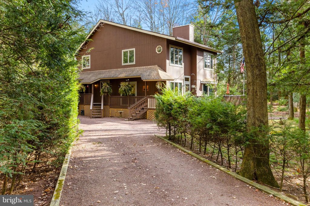 Photo of 142 Longfellow Circle, ALBRIGHTSVILLE, PA 18210 (MLS # PACC2007046)