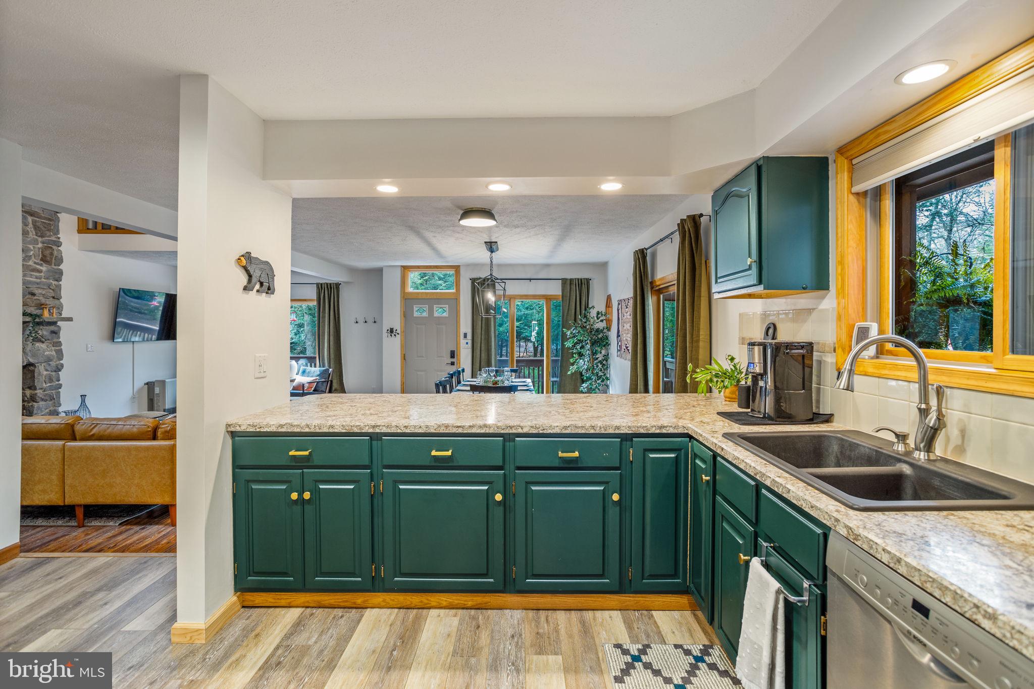 TOWEMENSING TRAILS - Residential