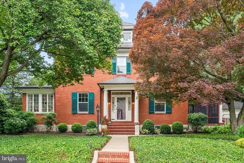 Photo of 6900 Petworth Road, BALTIMORE, MD 21212 (MLS # MDBC2166316)