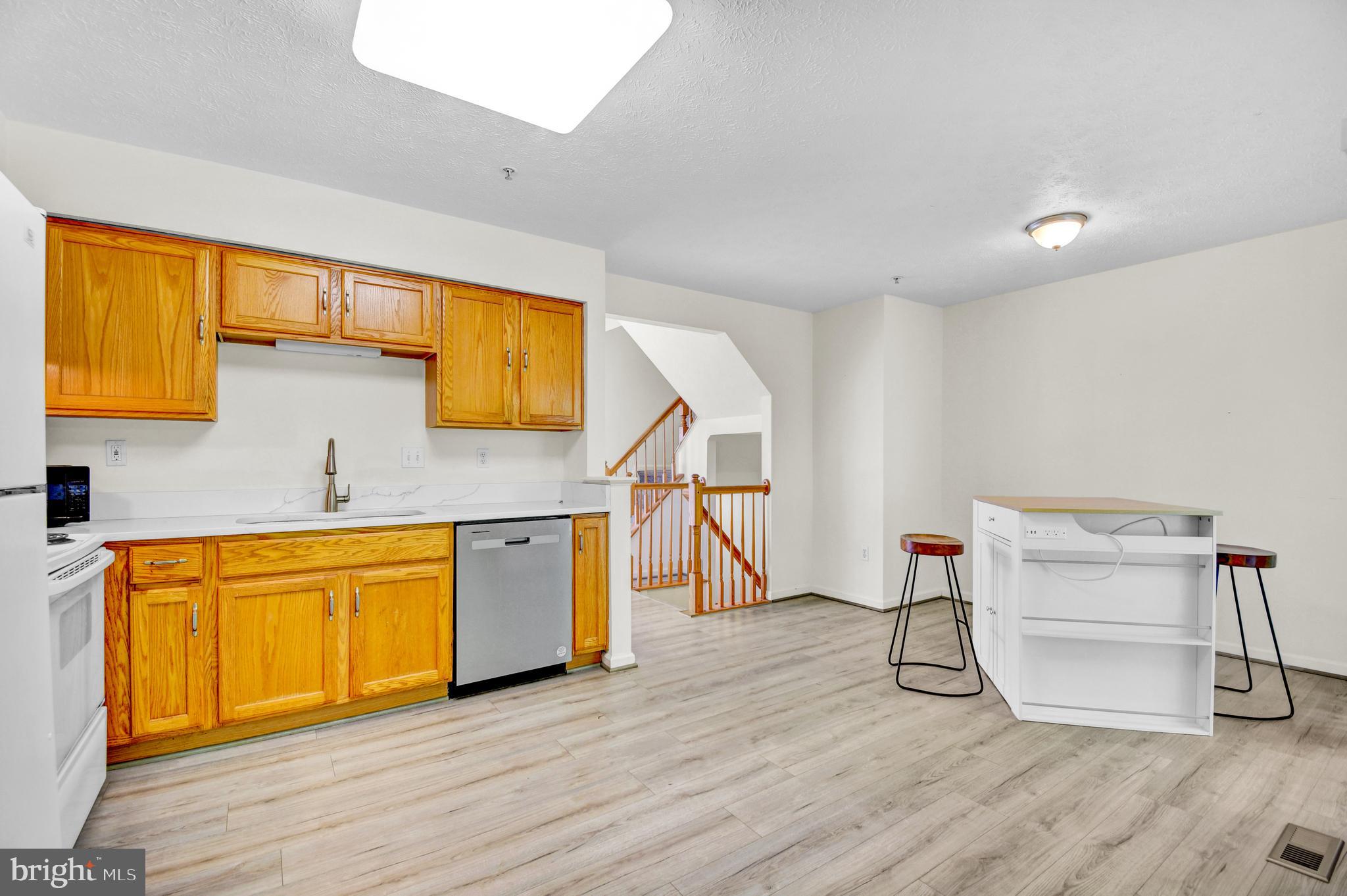 RICHFIELD STATION VILLAGE - Residential