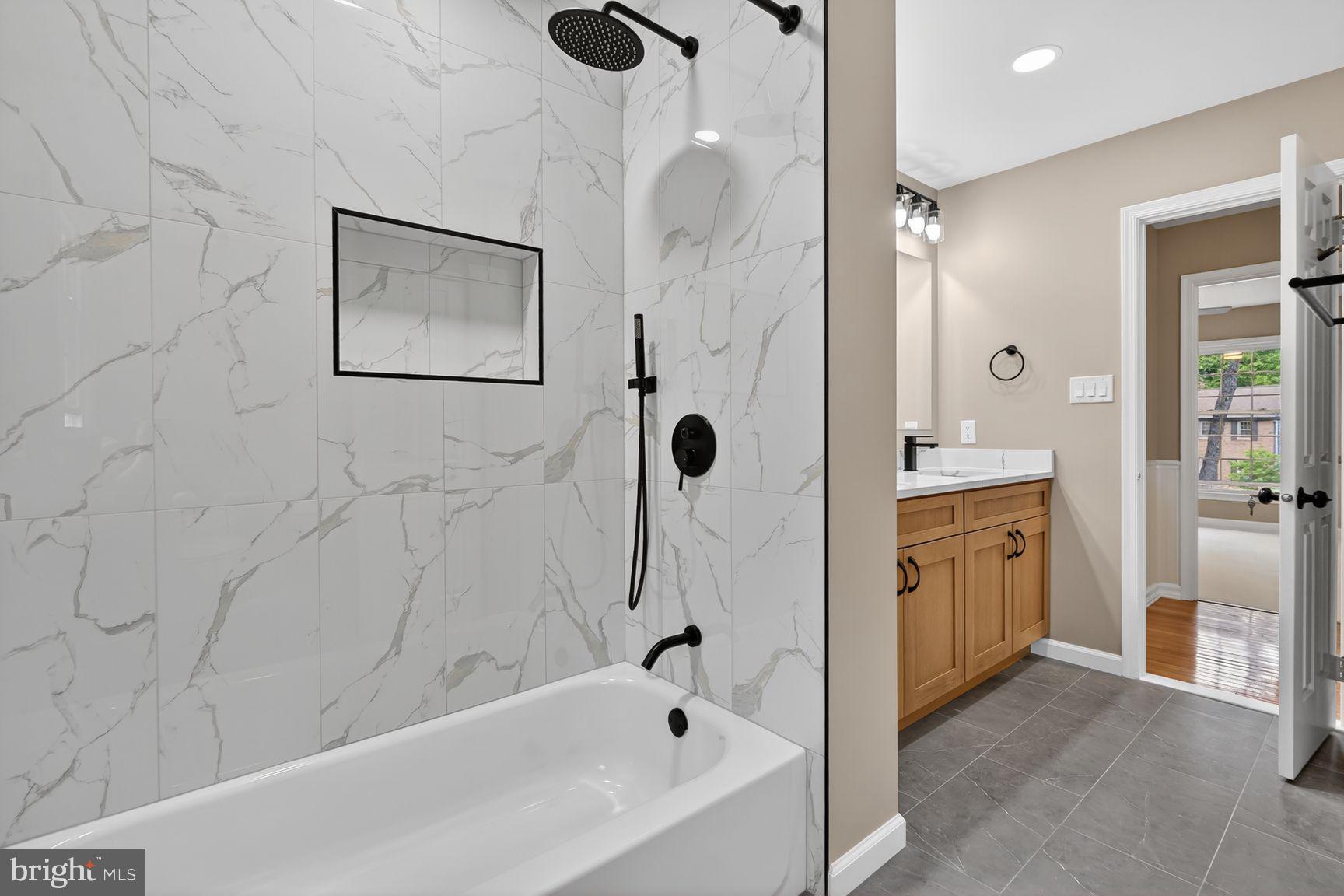 RESTON - Residential
