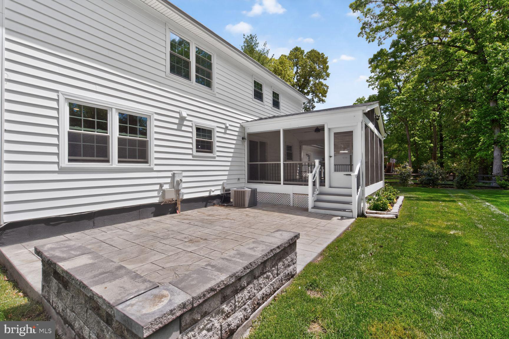 RESTON - Residential