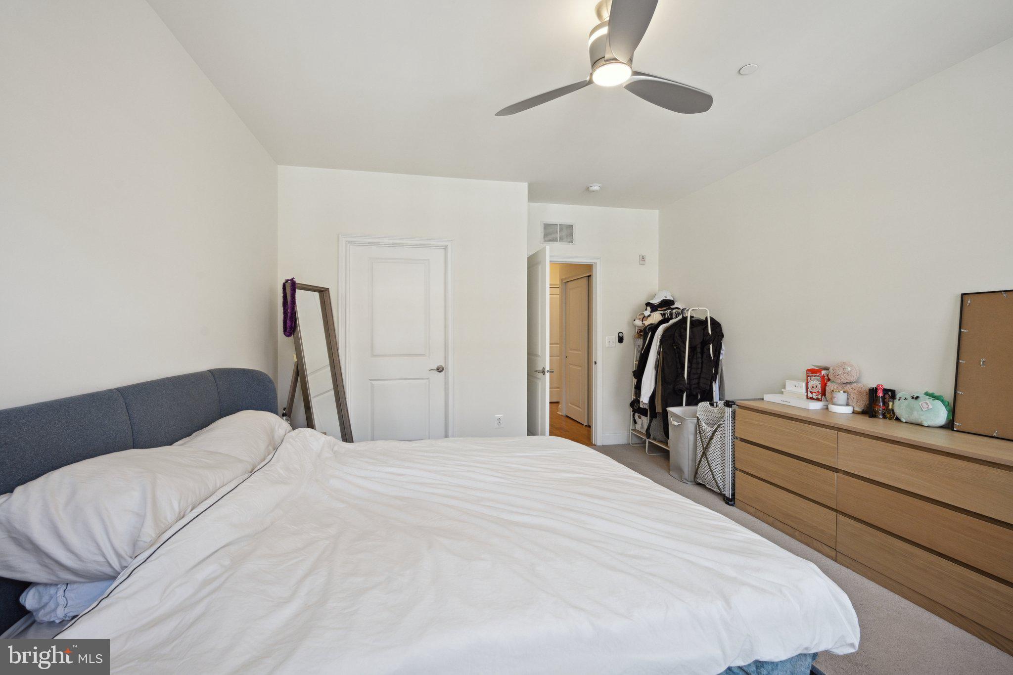 NAVAL SQUARE - Residential