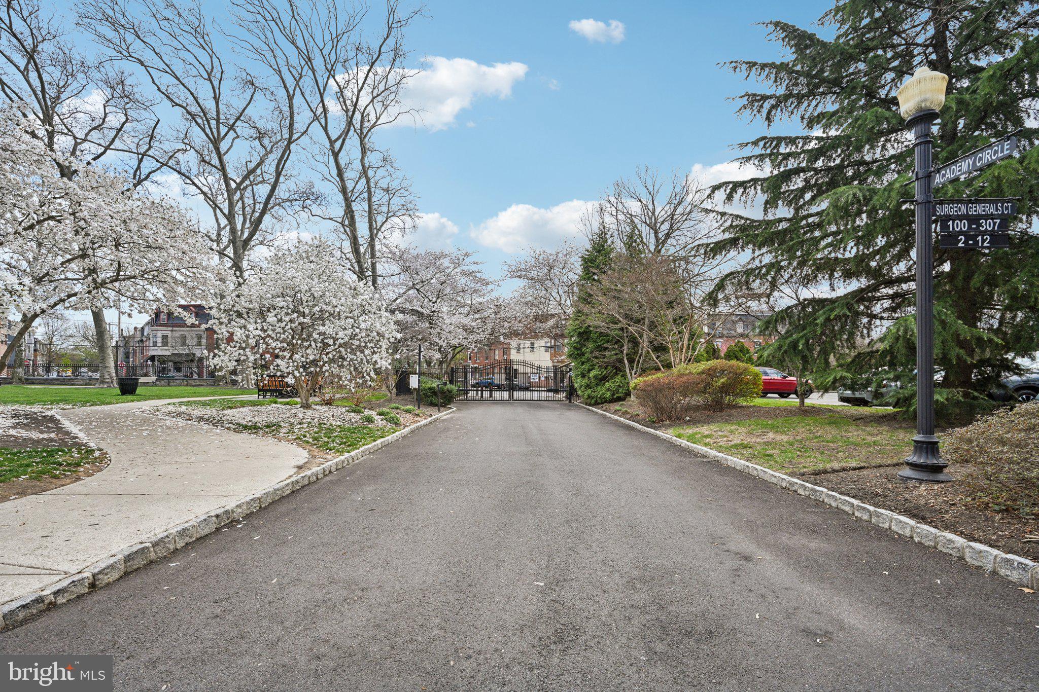 NAVAL SQUARE - Residential