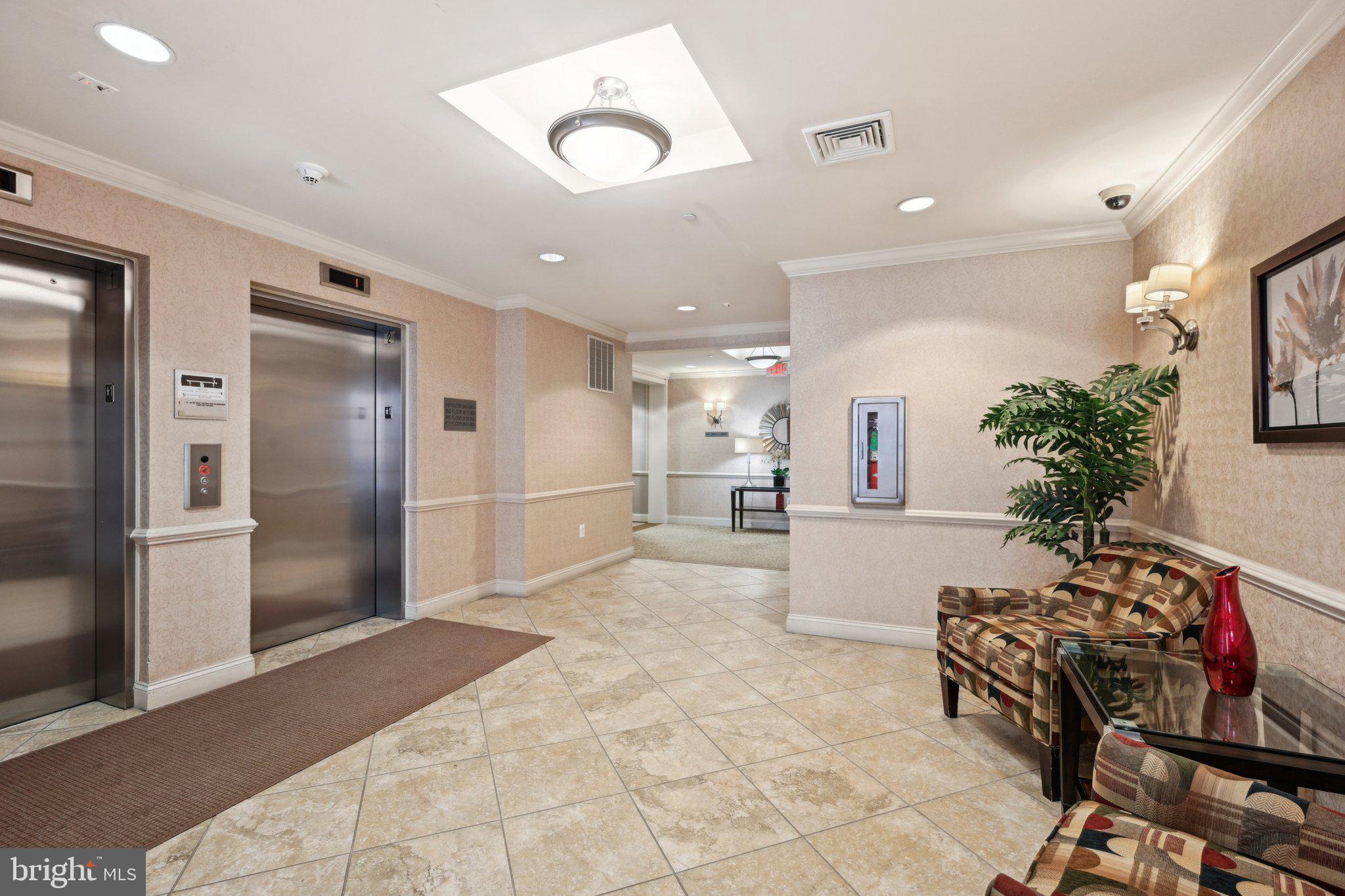 NAVAL SQUARE - Residential