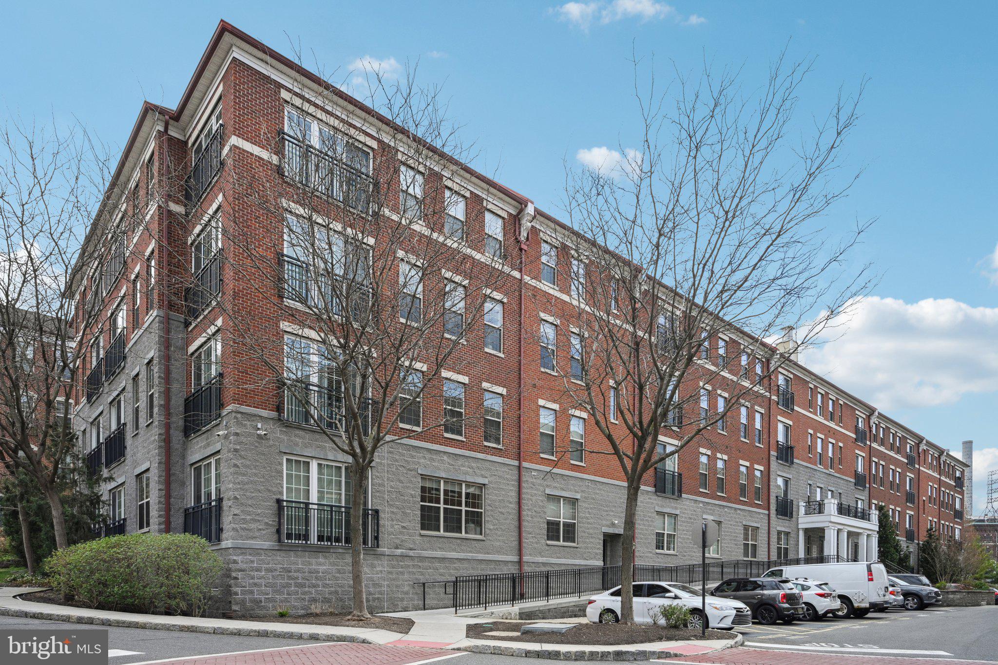 NAVAL SQUARE - Residential