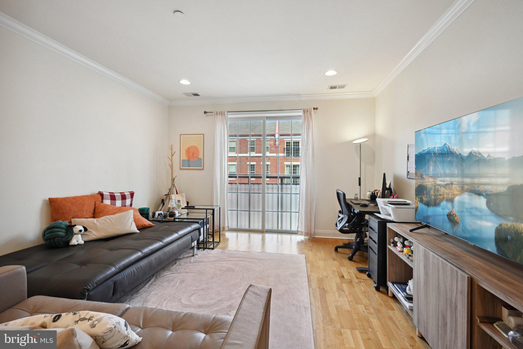 NAVAL SQUARE - Residential