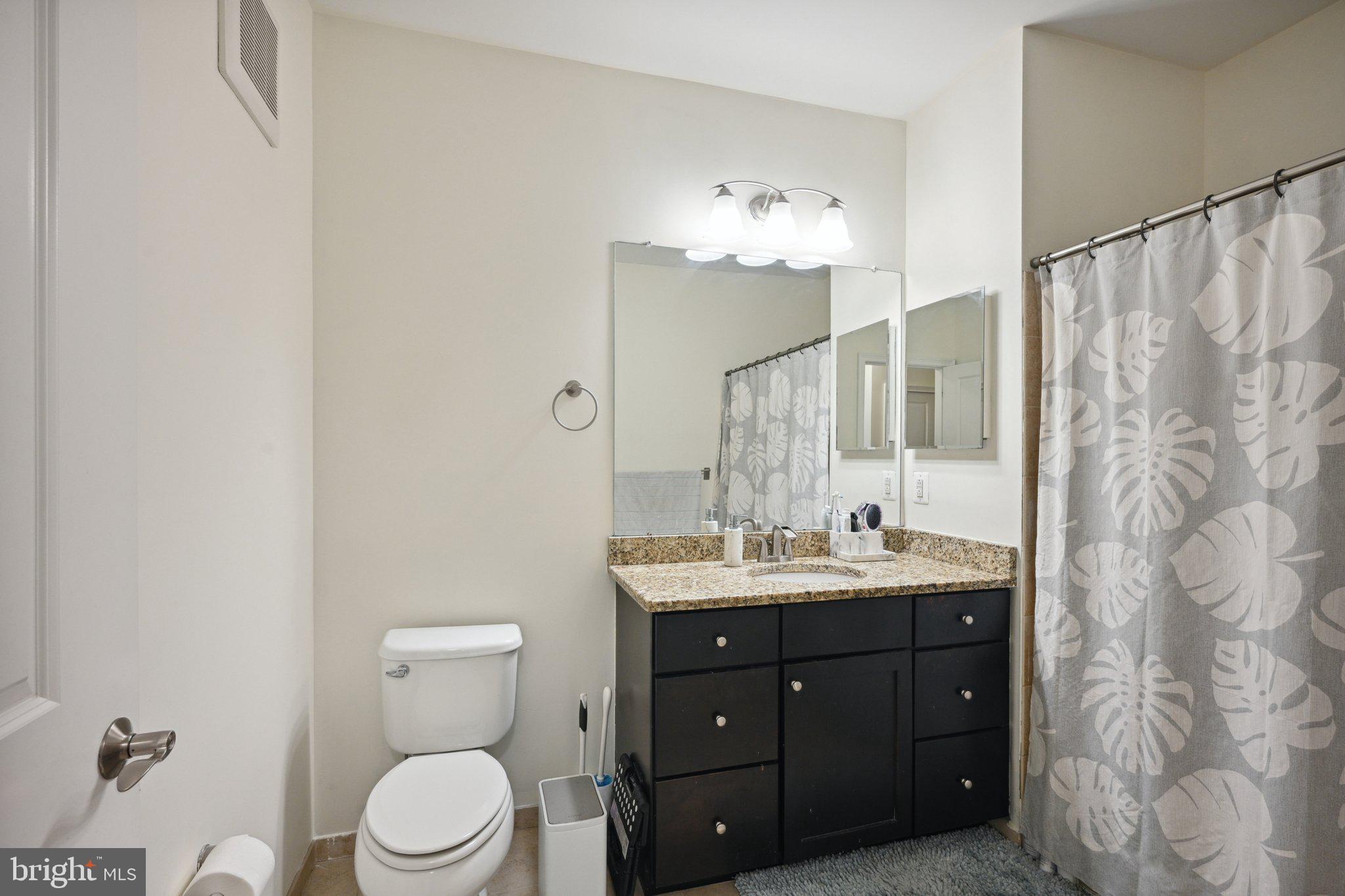 NAVAL SQUARE - Residential