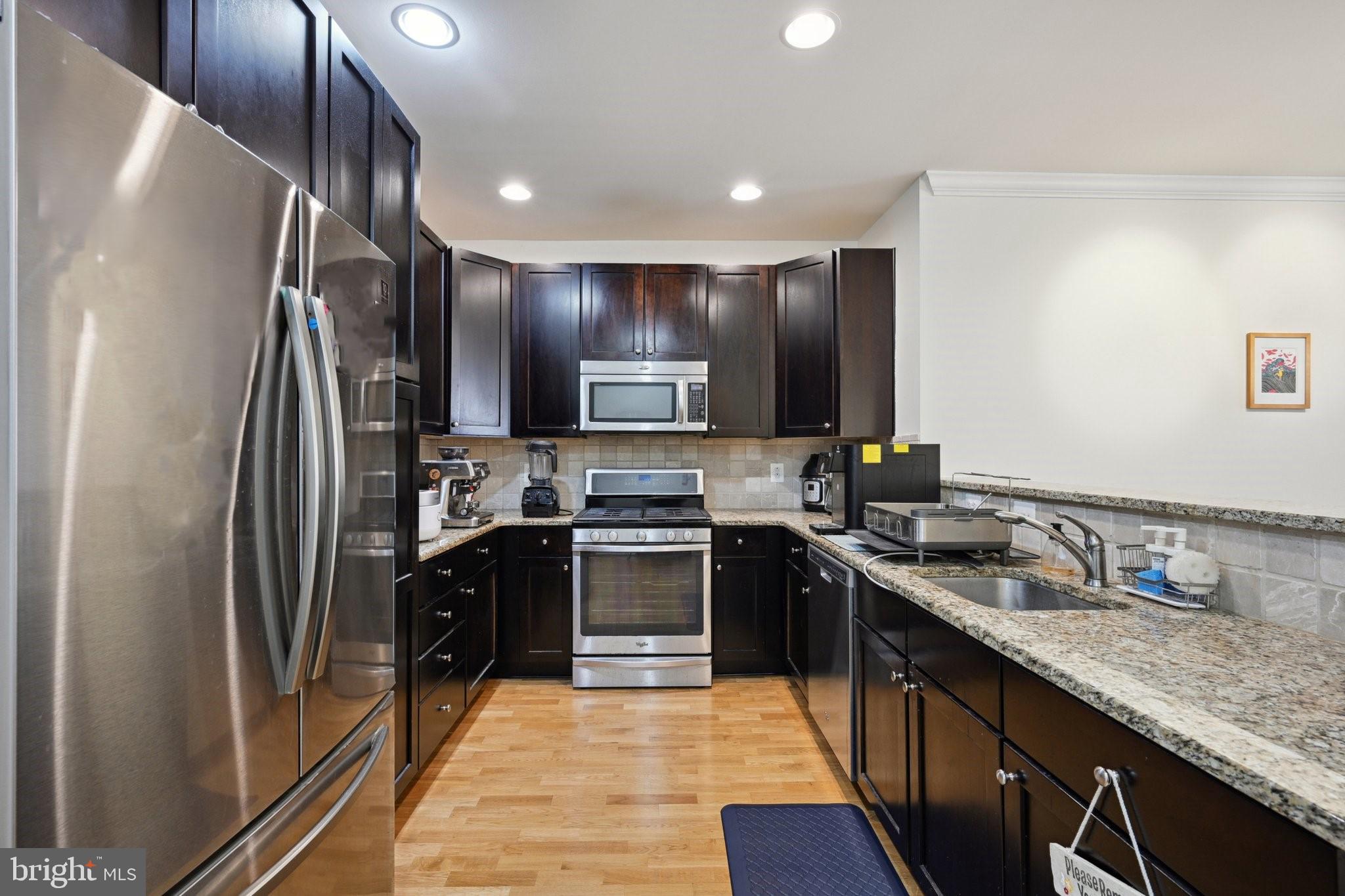 NAVAL SQUARE - Residential